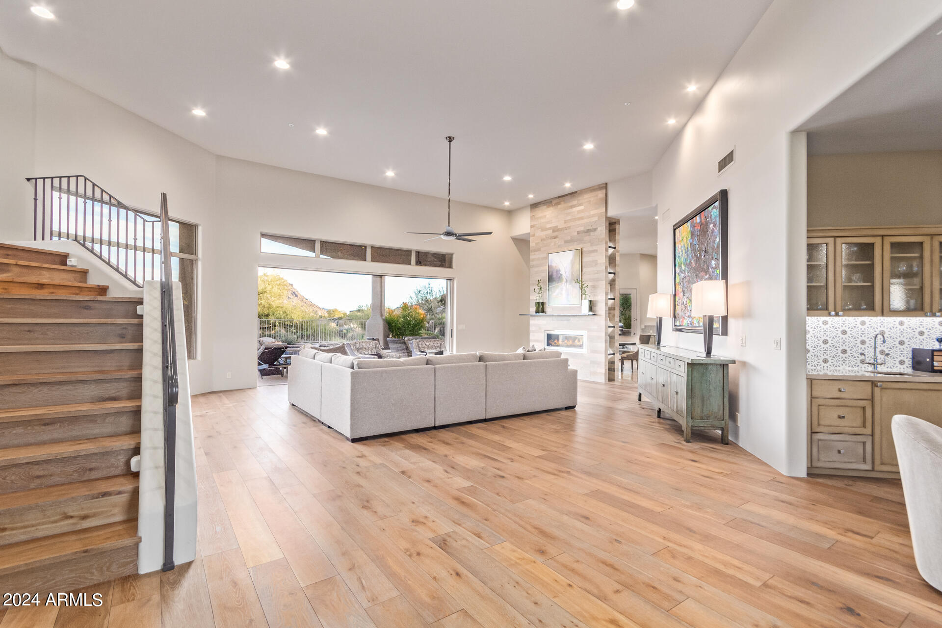 PINNACLE CANYON - Residential