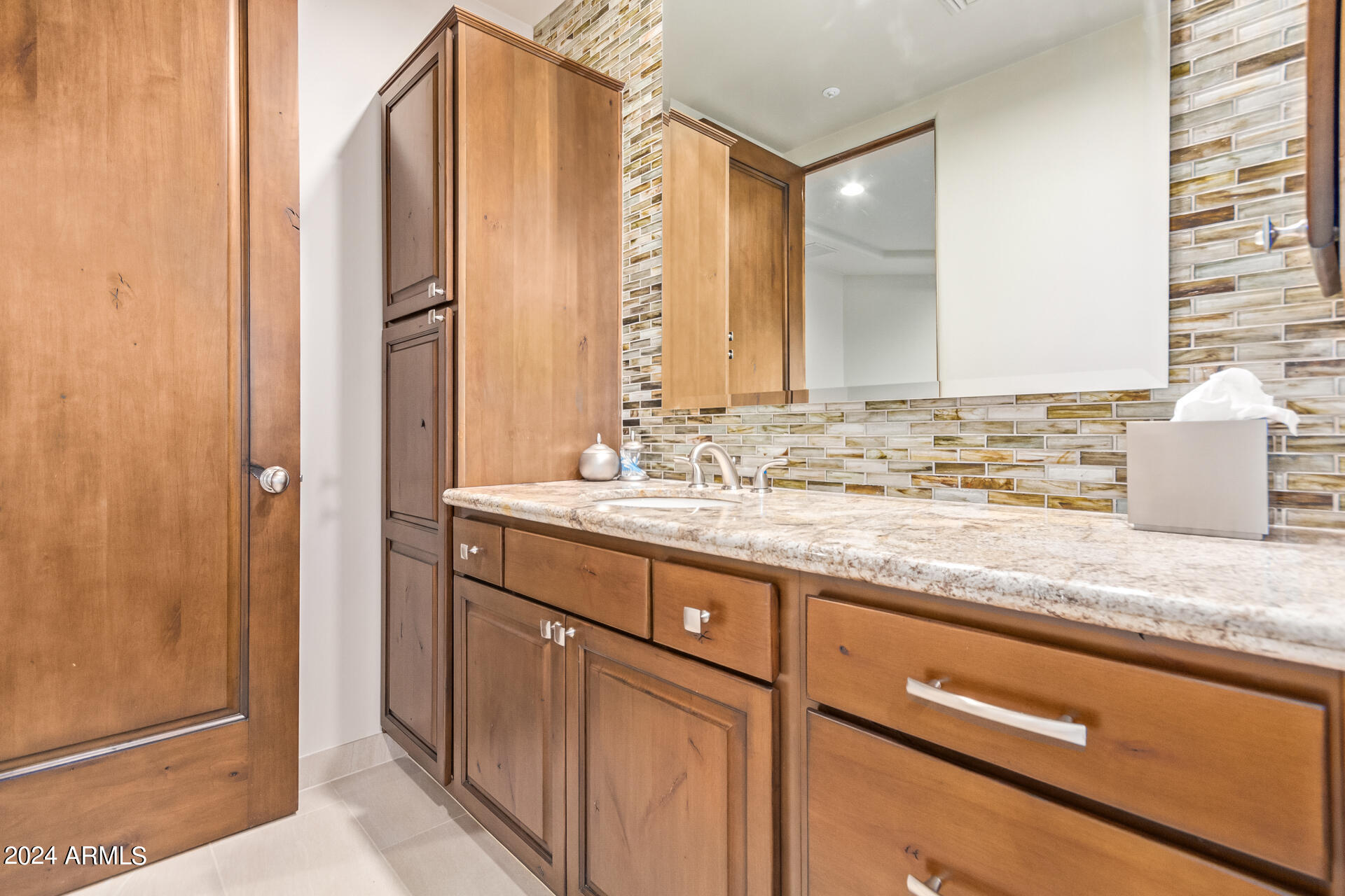 PINNACLE CANYON - Residential