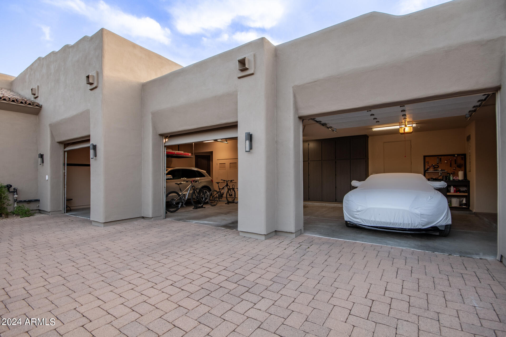 PINNACLE CANYON - Residential