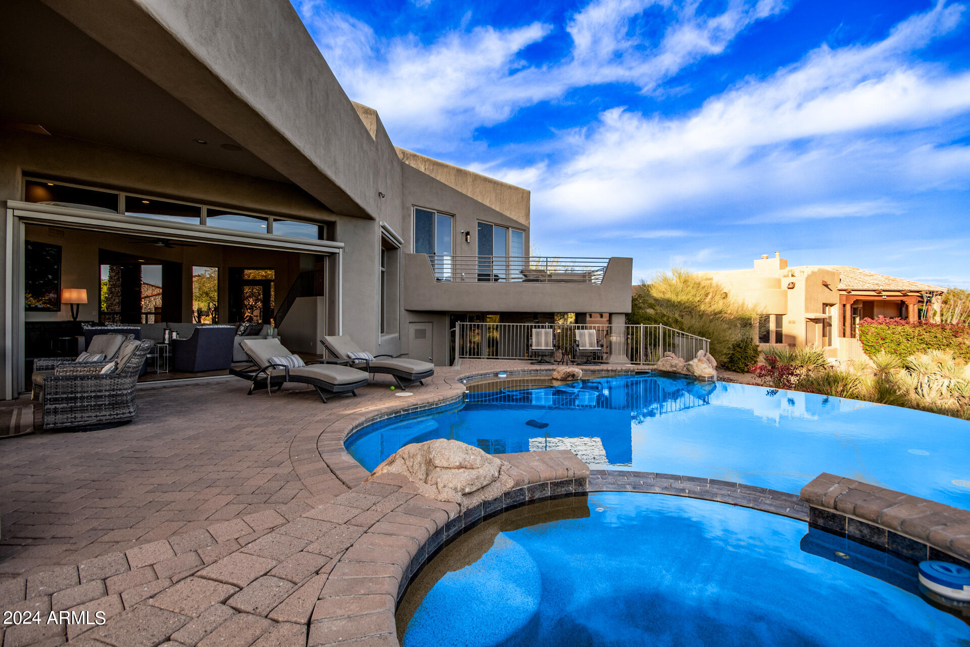 PINNACLE CANYON - Residential