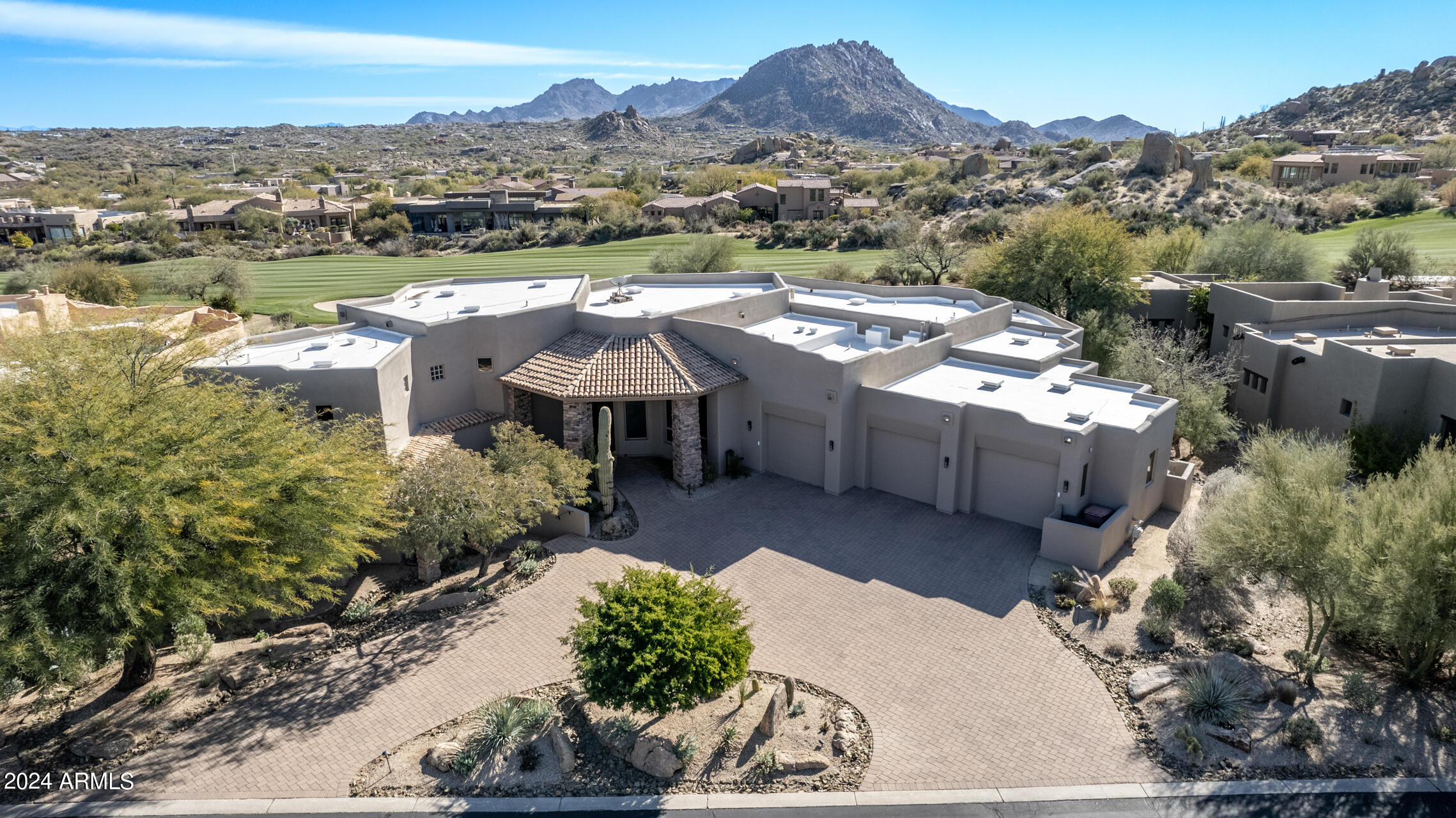 PINNACLE CANYON - Residential