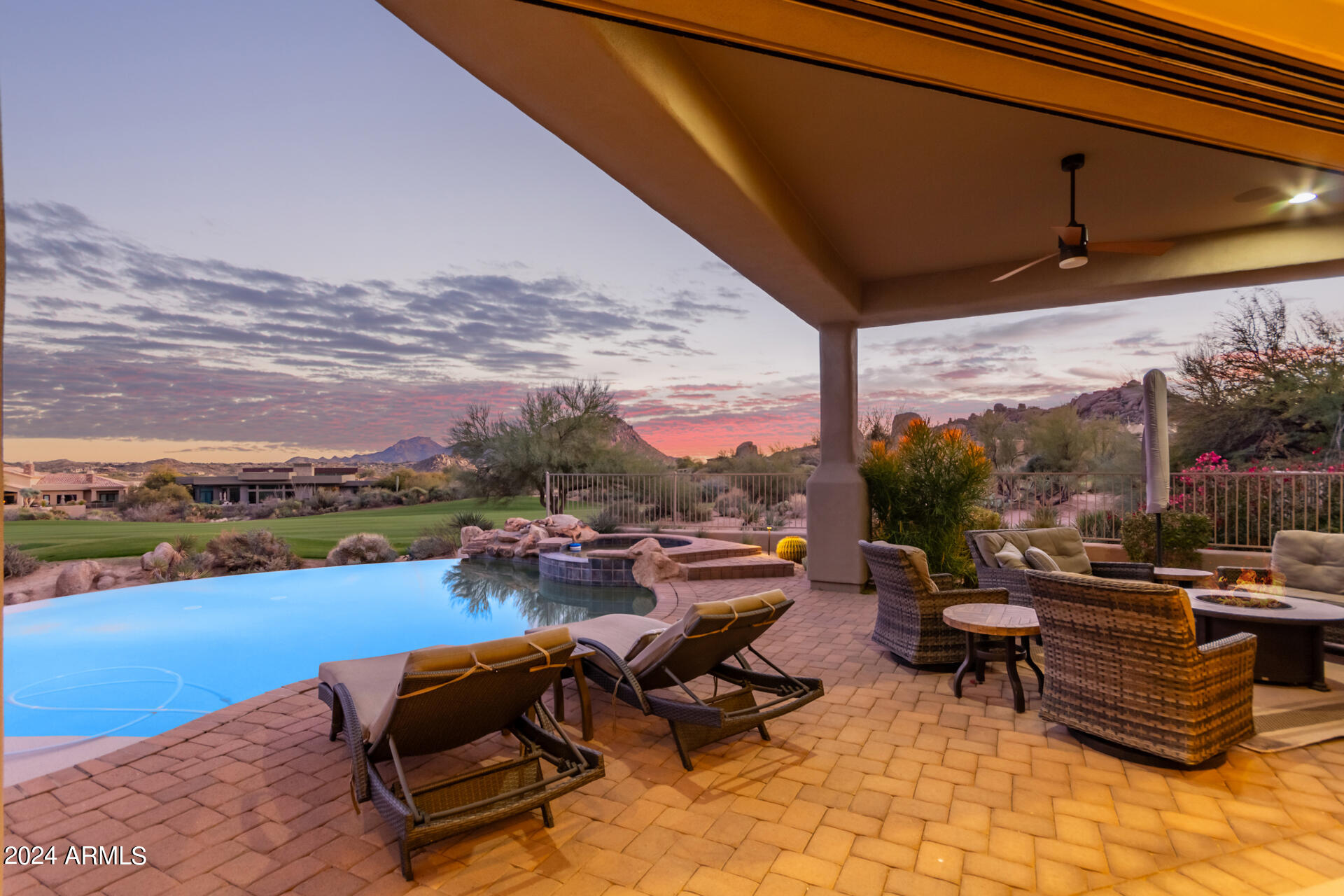 PINNACLE CANYON - Residential