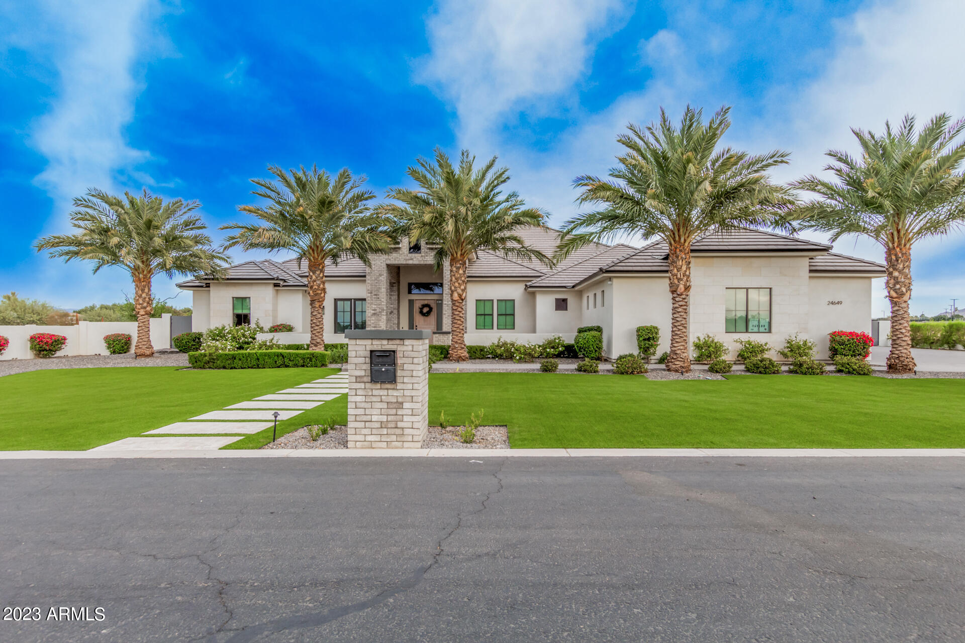 QUEEN CREEK EQUESTRIAN ESTATES - Residential