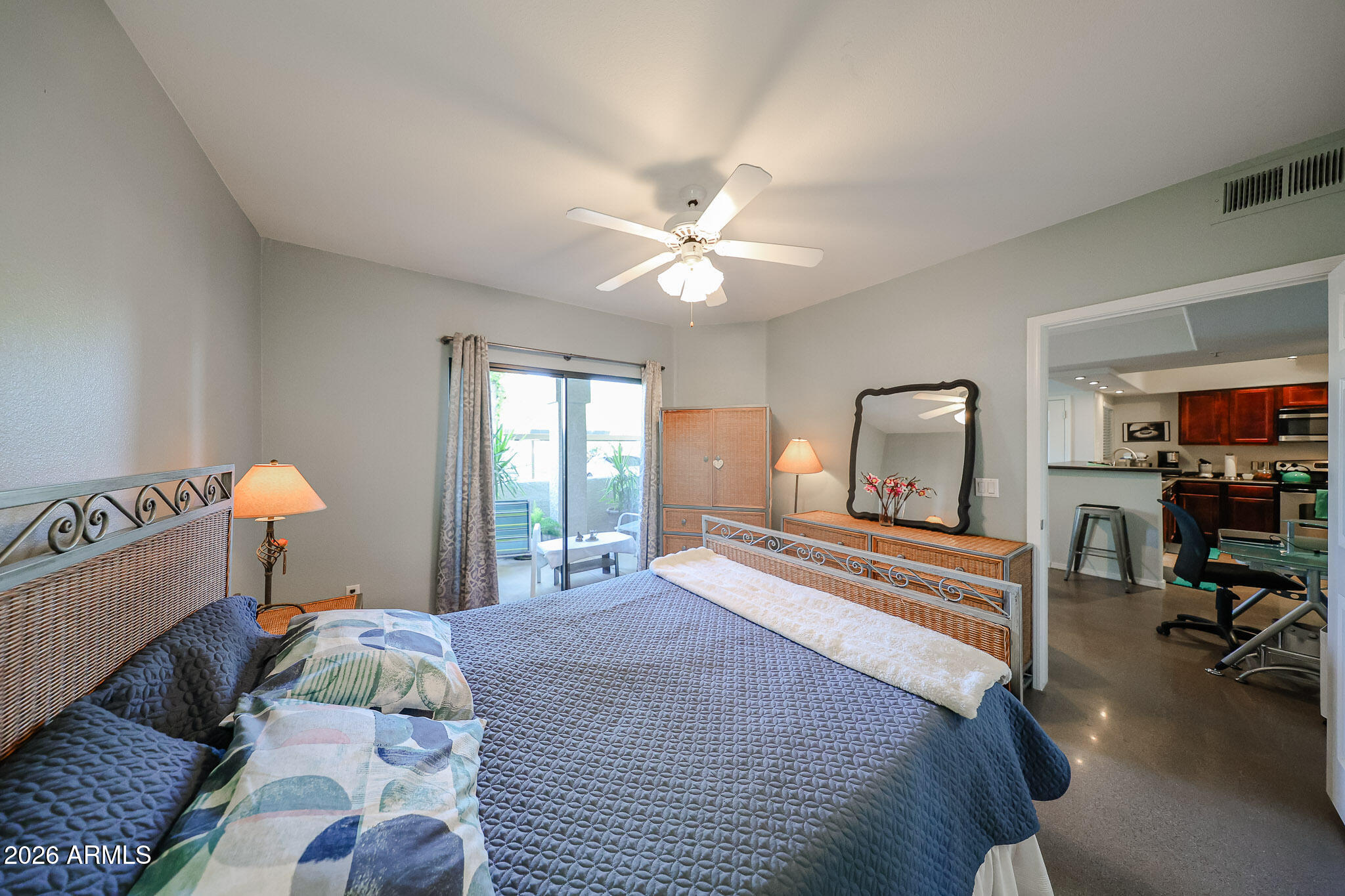 SIGNATURE SCOTTSDALE CONDOMINIUM - Residential