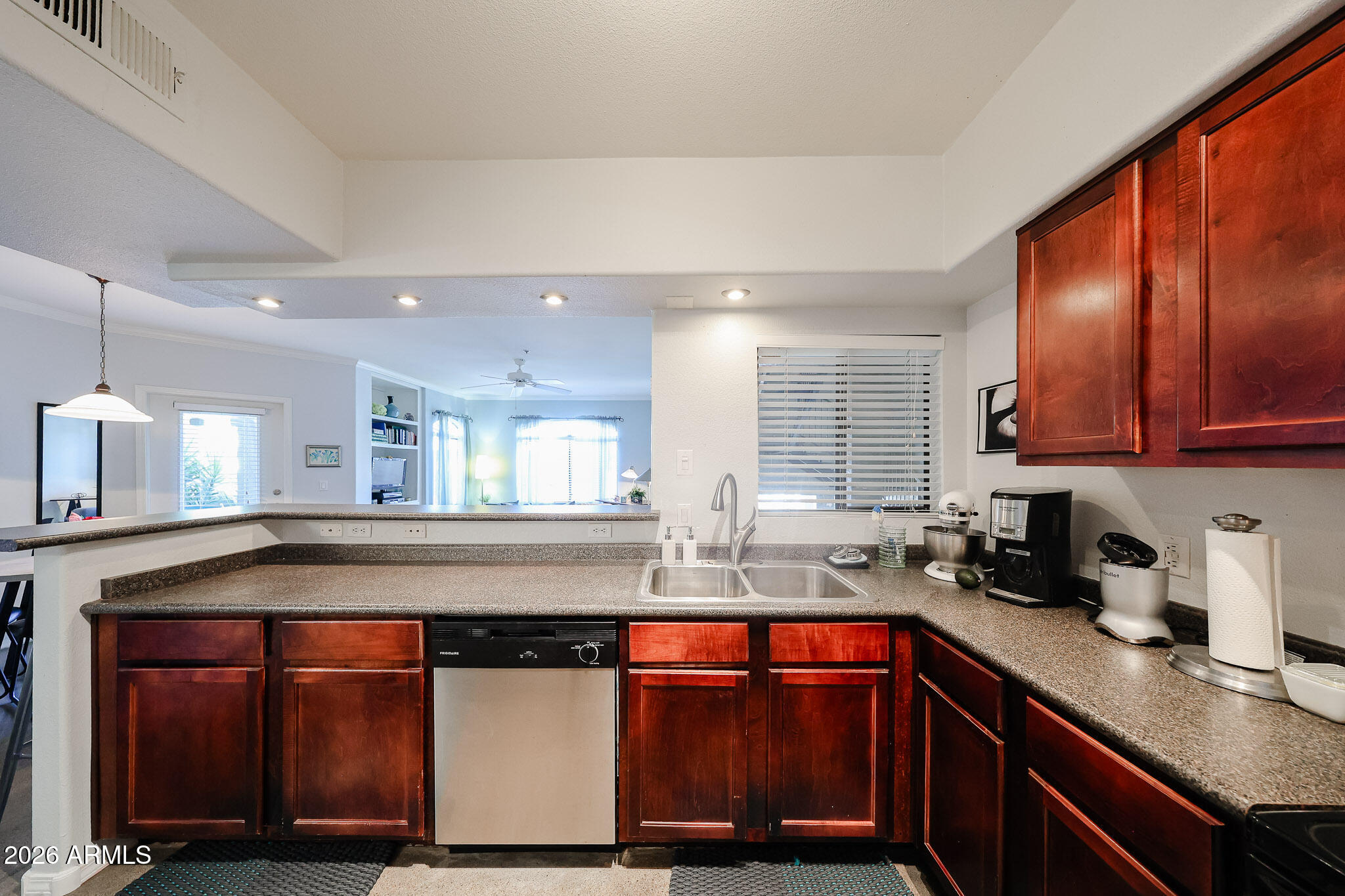 SIGNATURE SCOTTSDALE CONDOMINIUM - Residential