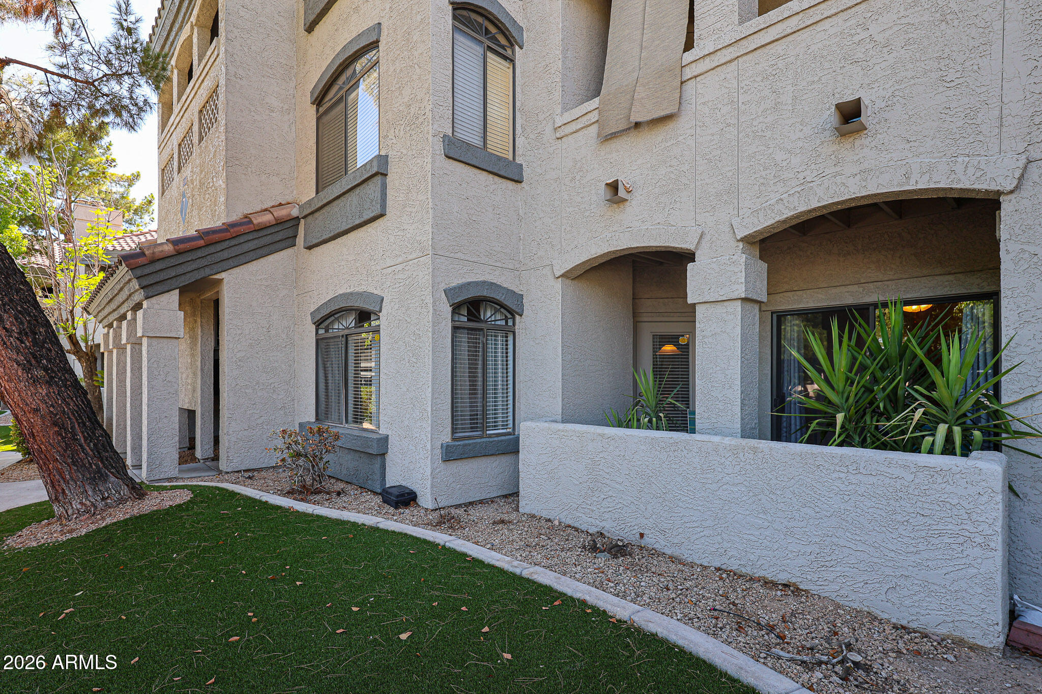 SIGNATURE SCOTTSDALE CONDOMINIUM - Residential