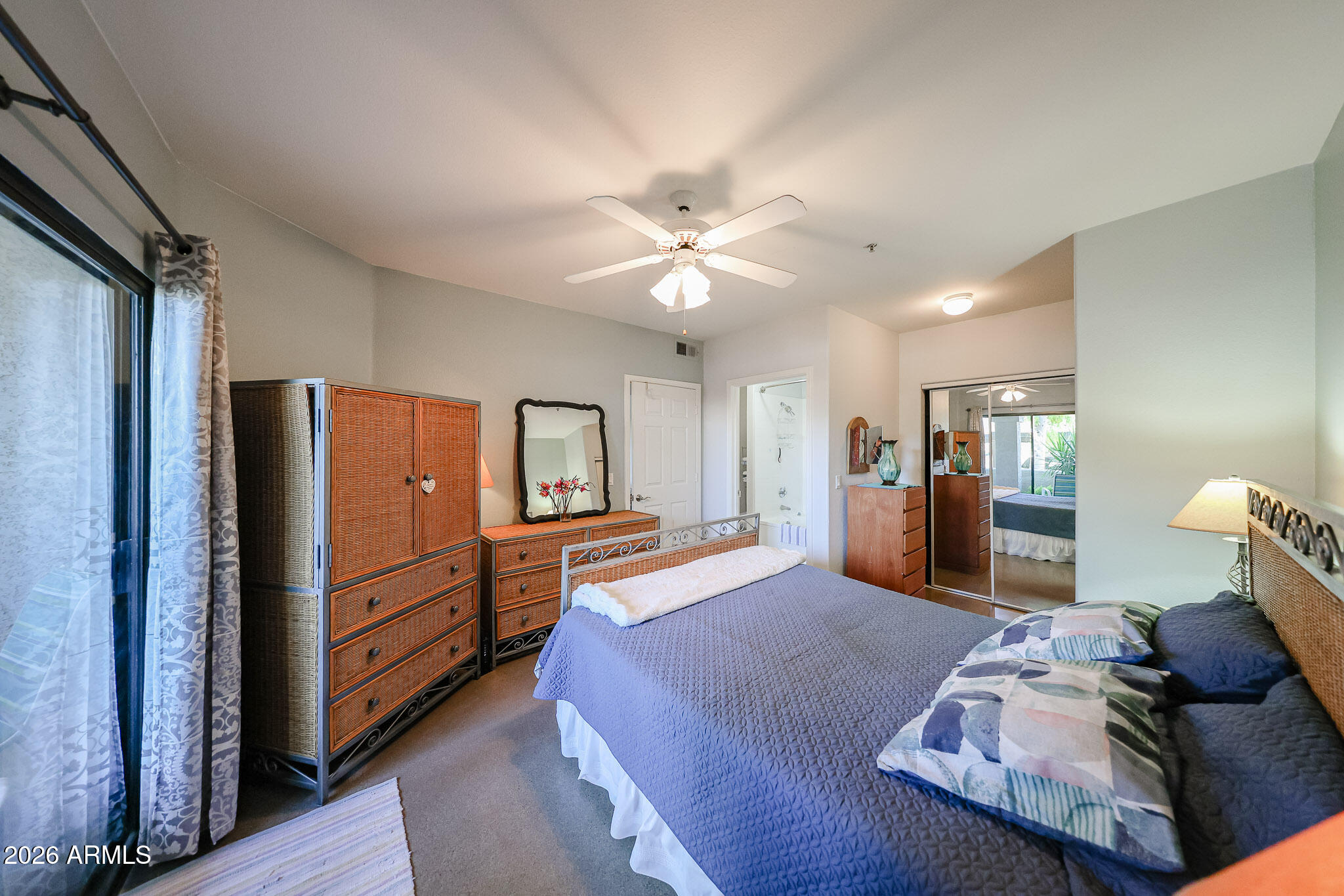 SIGNATURE SCOTTSDALE CONDOMINIUM - Residential
