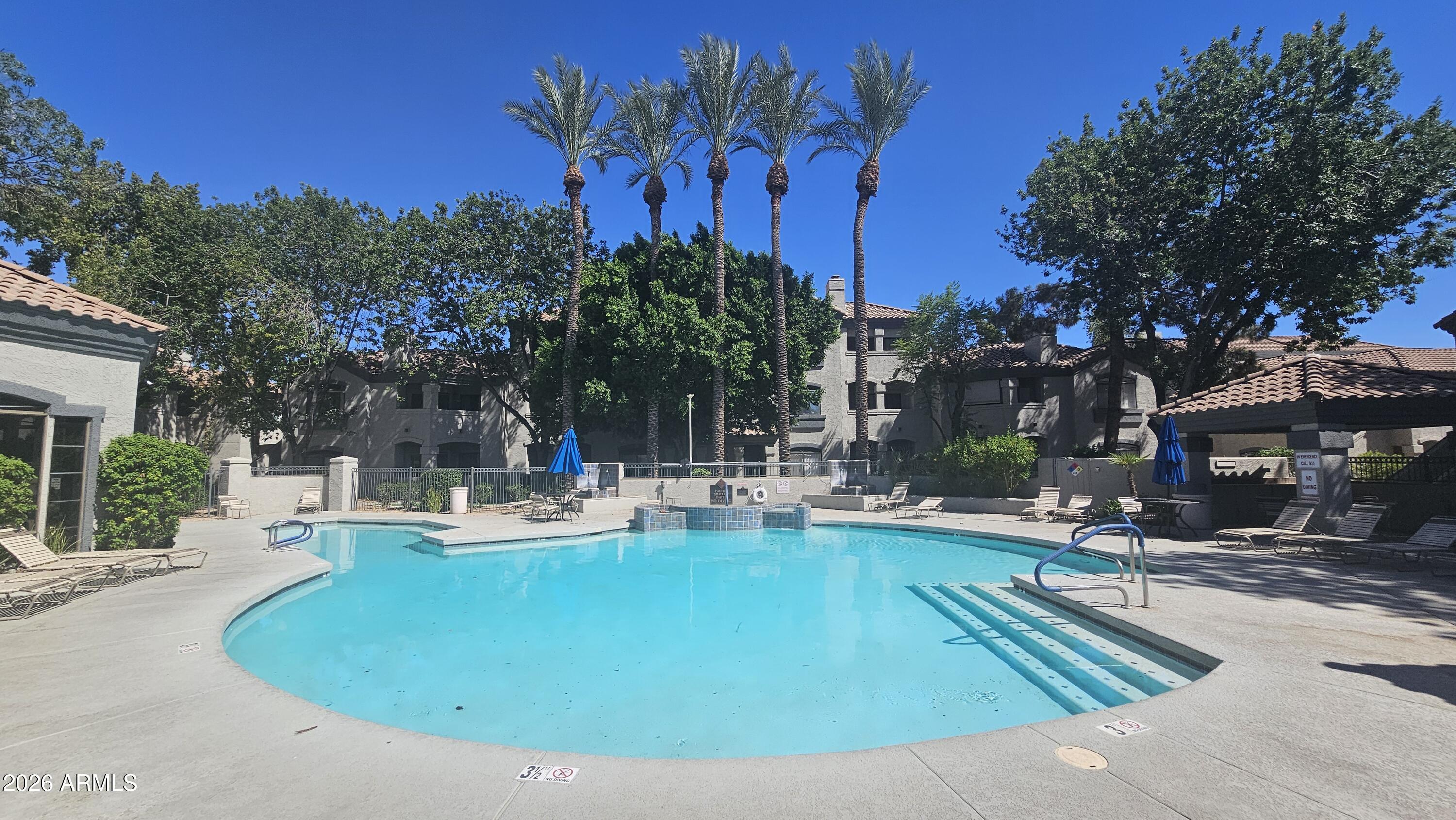 SIGNATURE SCOTTSDALE CONDOMINIUM - Residential