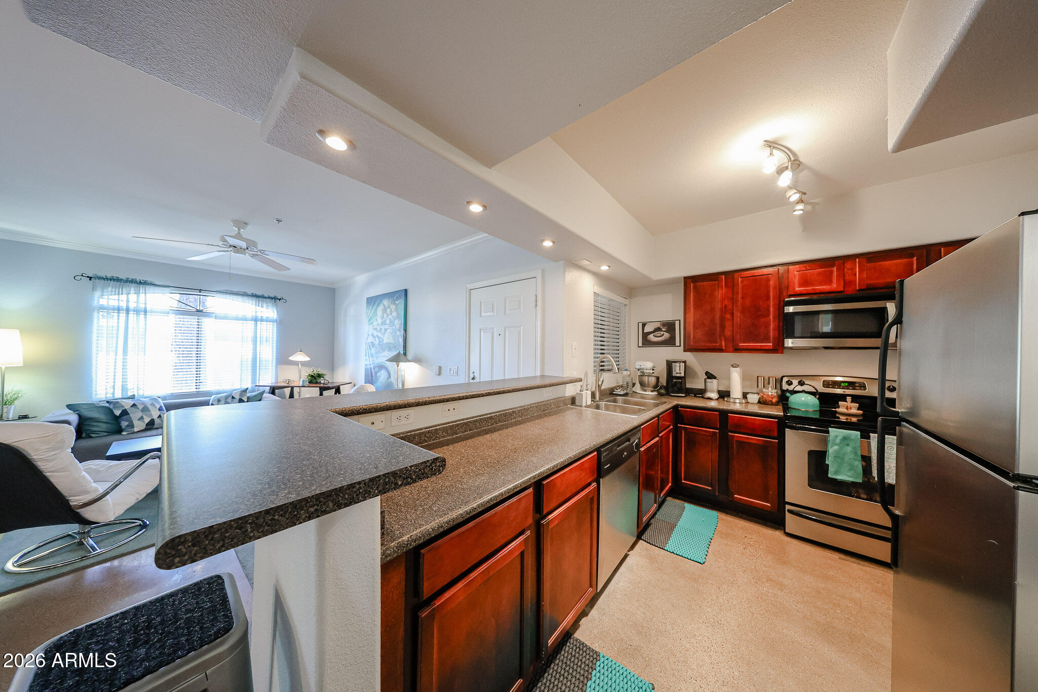 SIGNATURE SCOTTSDALE CONDOMINIUM - Residential