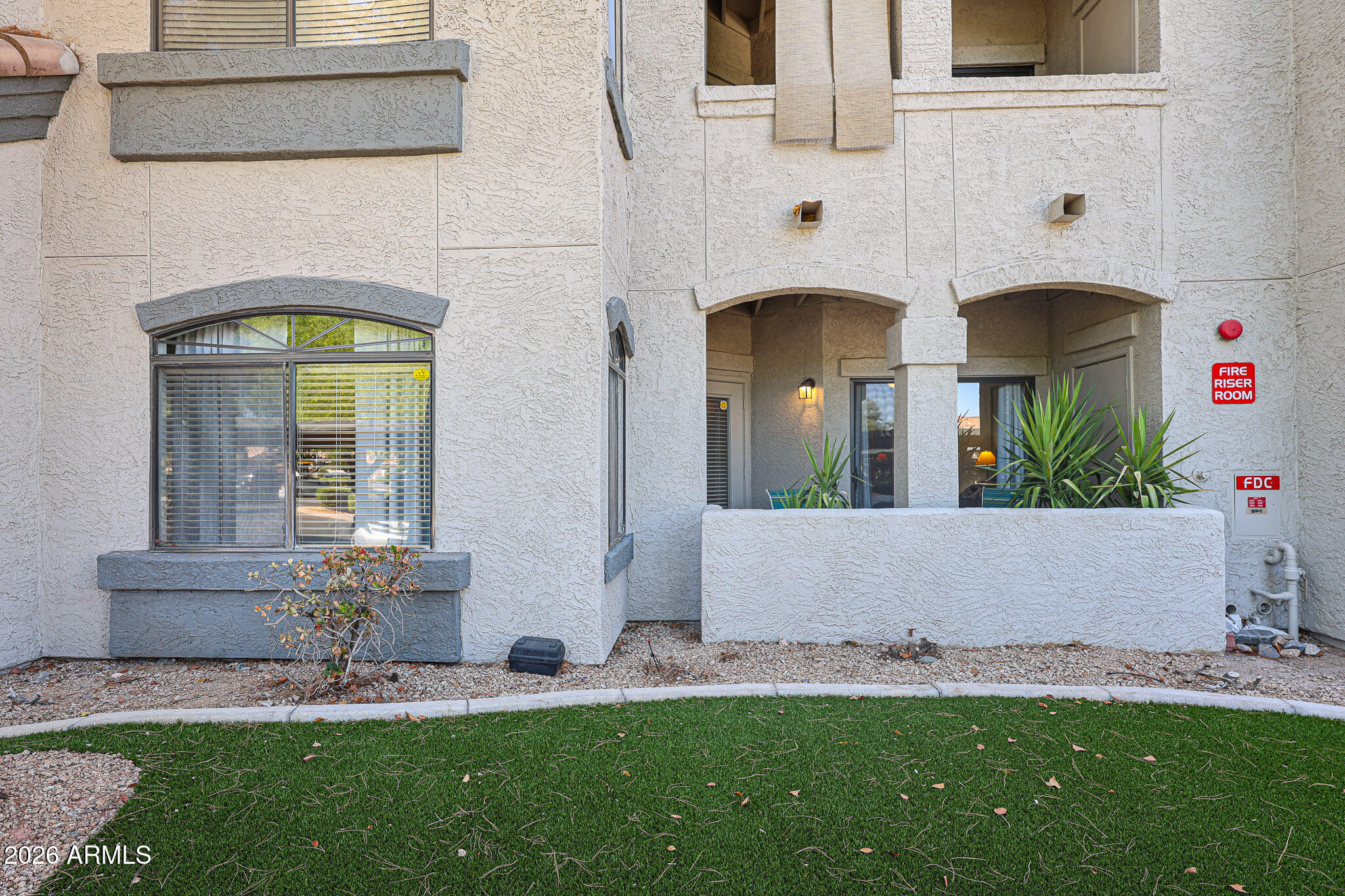 SIGNATURE SCOTTSDALE CONDOMINIUM - Residential