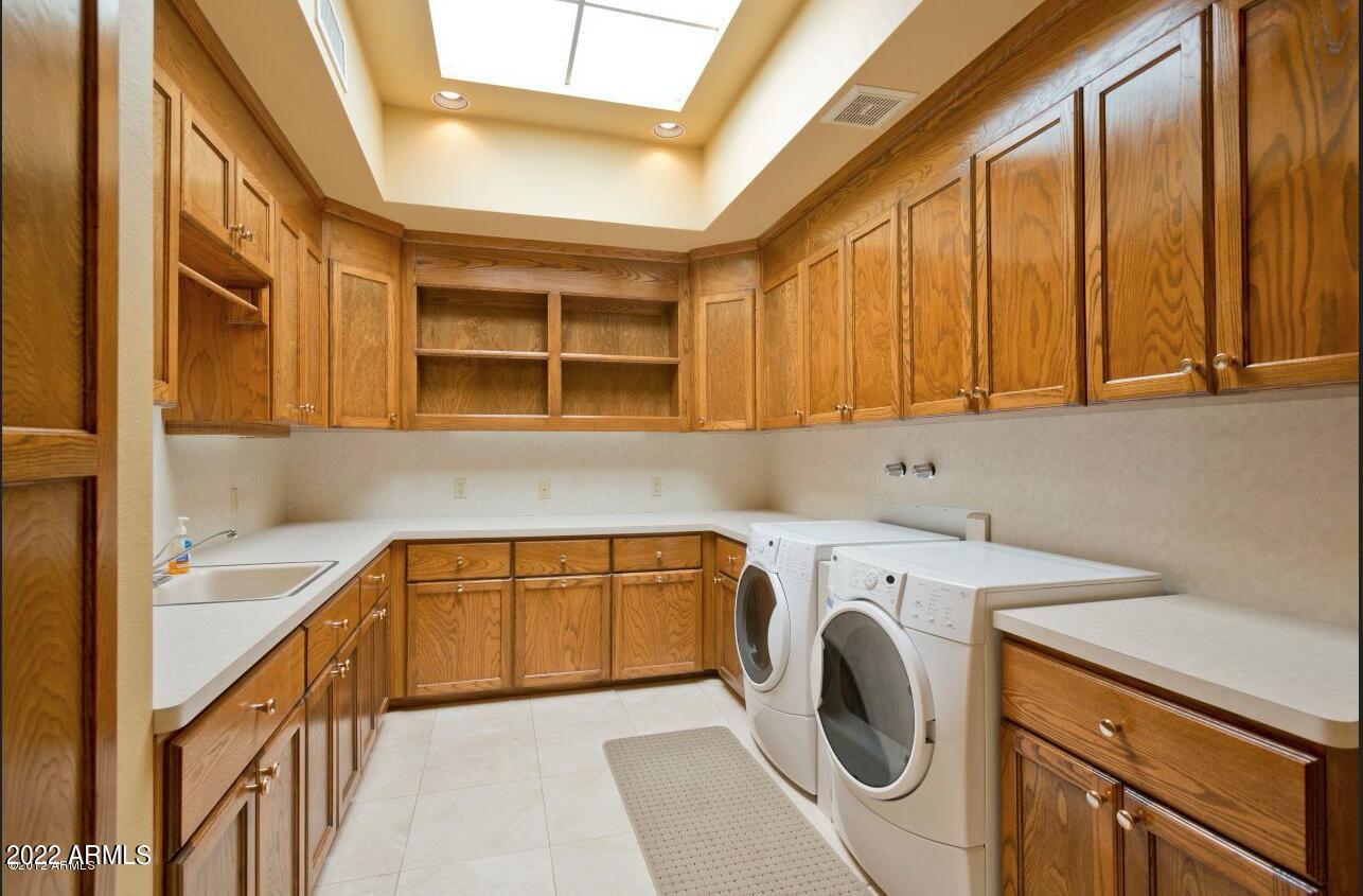 CAMELBACK COUNTRY ESTATES UNIT 1 - Residential