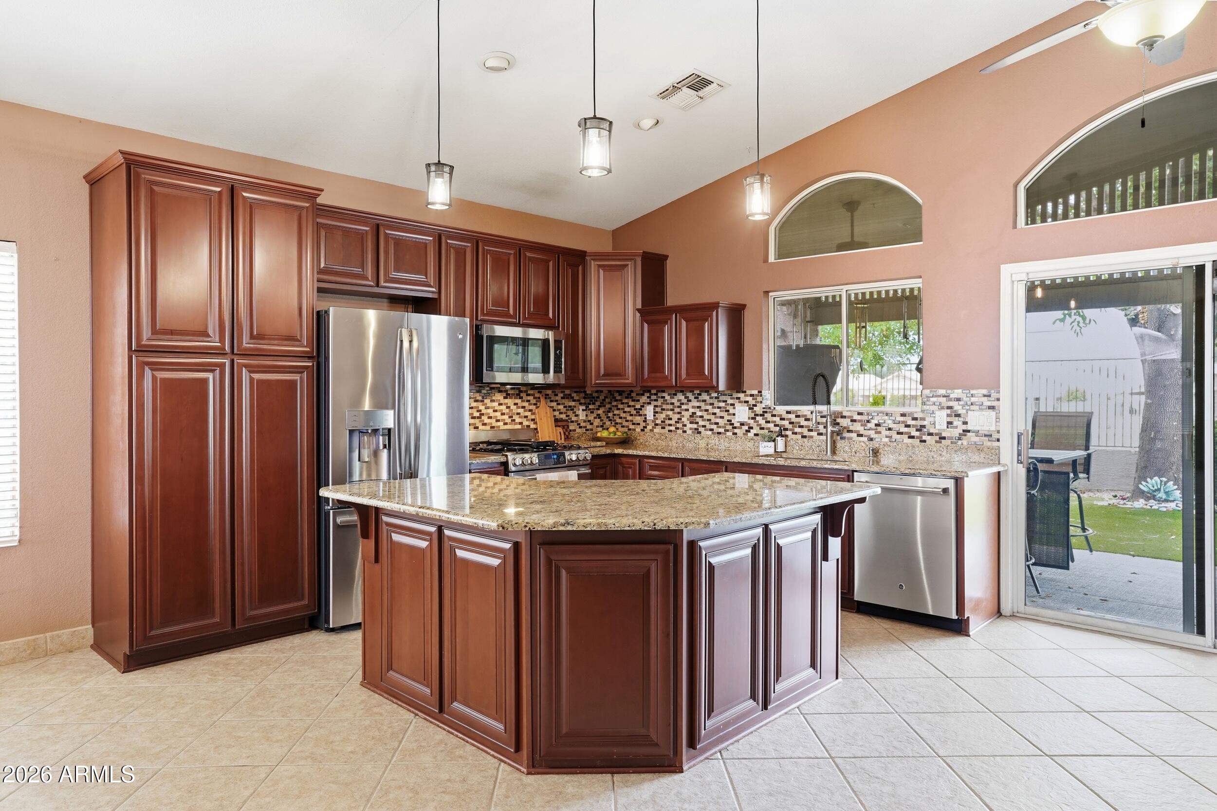 ARROWHEAD RANCH -TUSCANY POINT - Residential