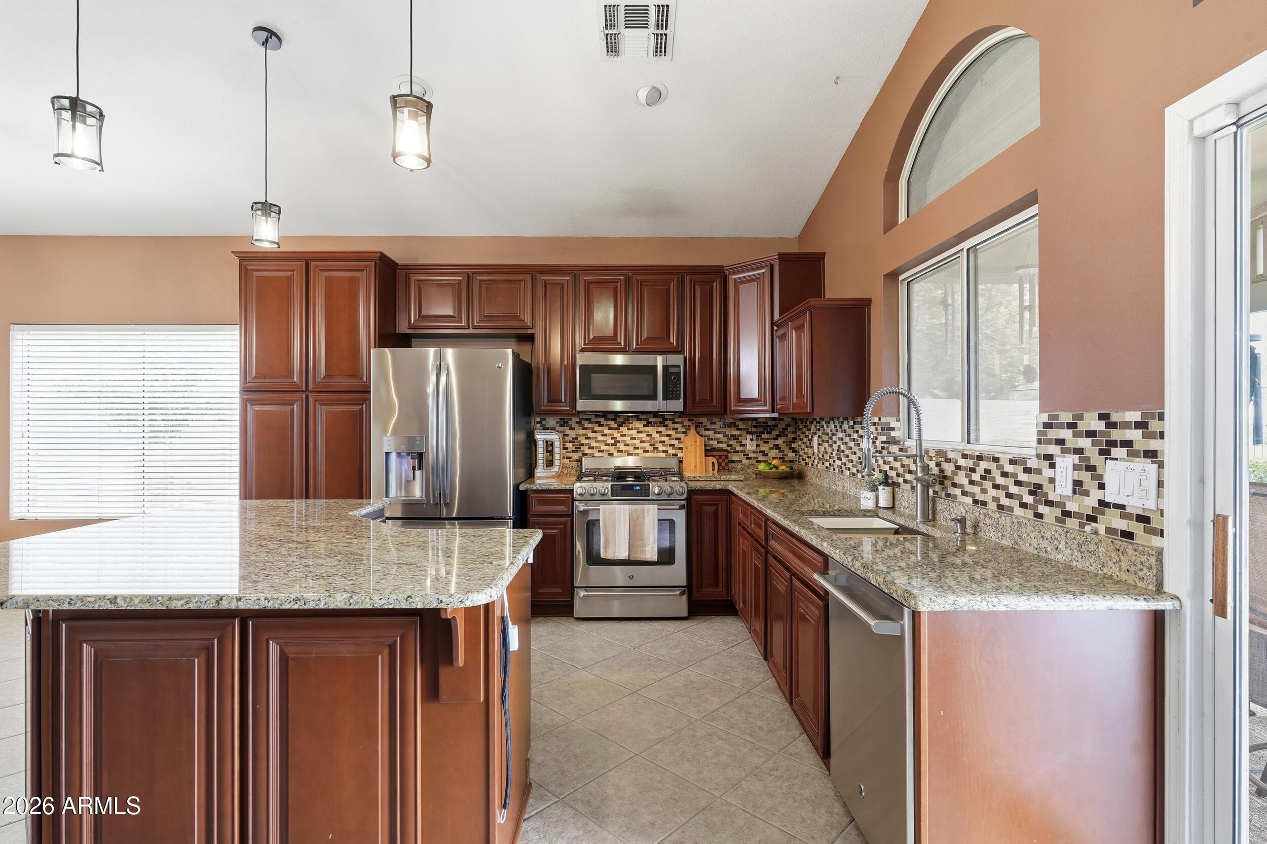 ARROWHEAD RANCH -TUSCANY POINT - Residential
