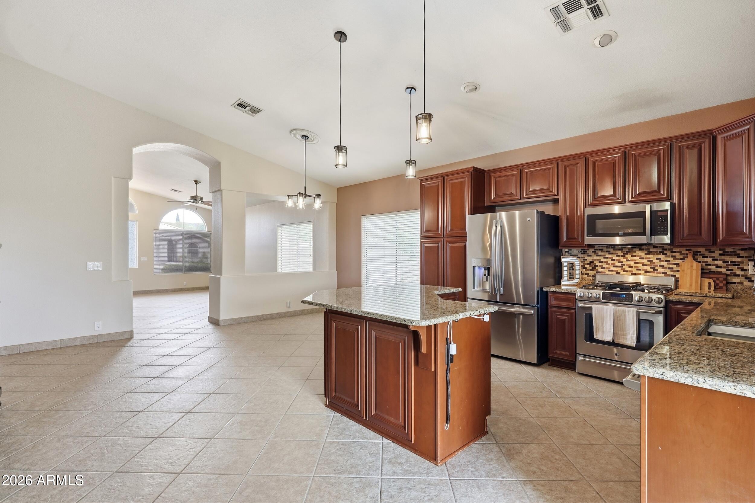 ARROWHEAD RANCH -TUSCANY POINT - Residential