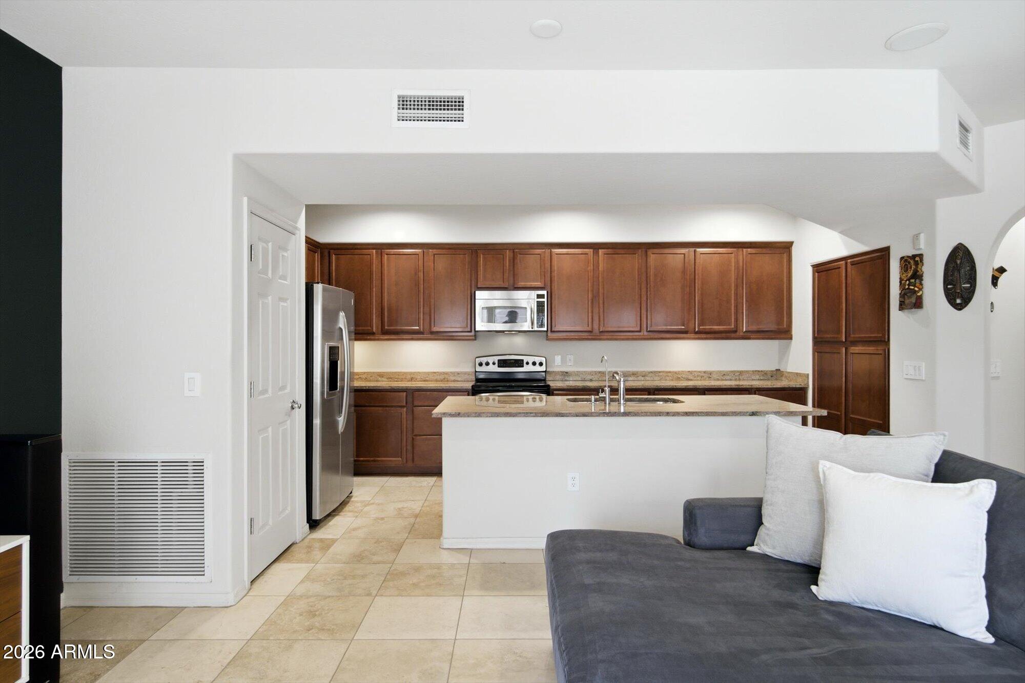 VILLAGES AT AVIANO CONDOMINIUM - Residential Lease