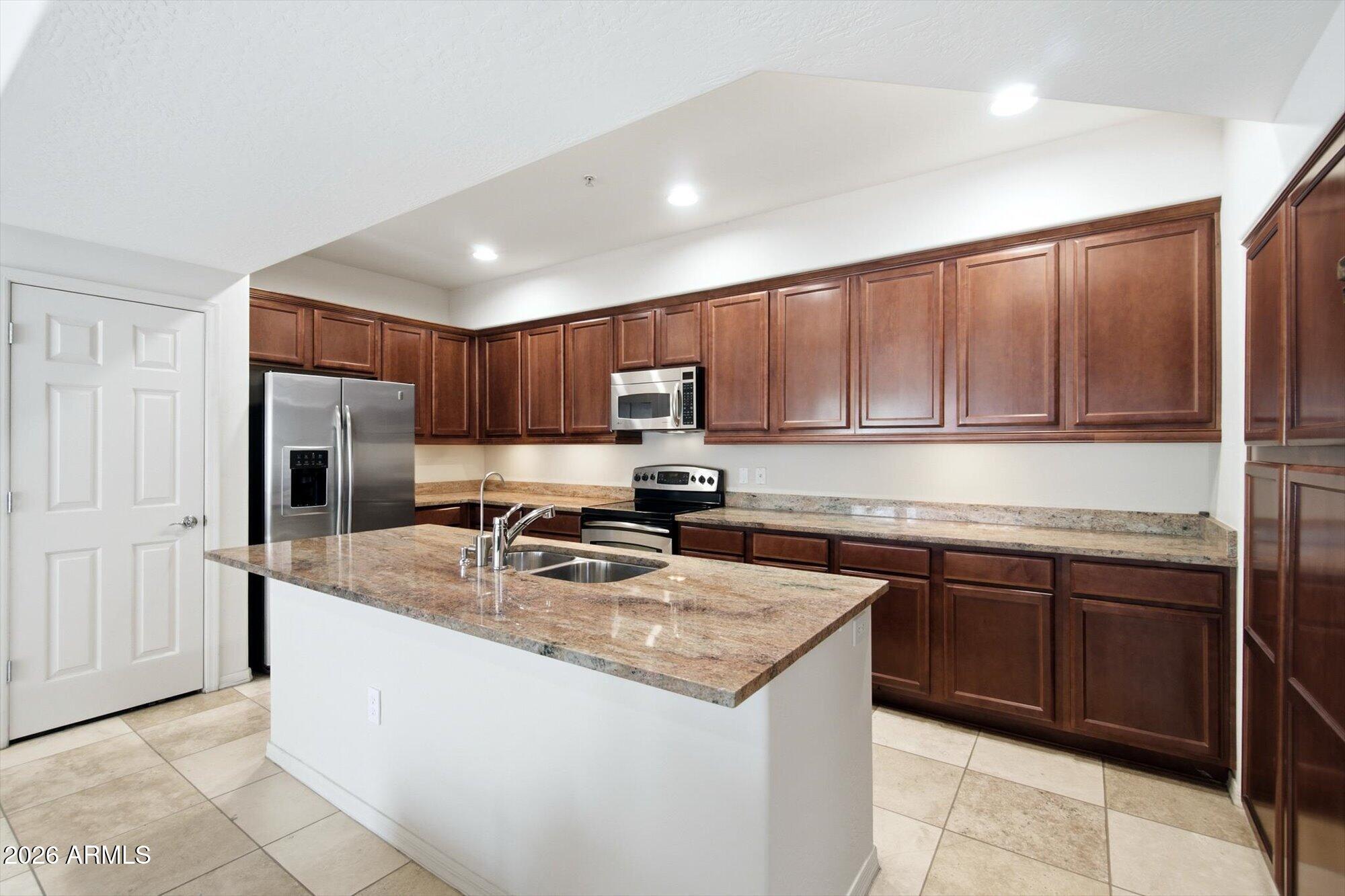 VILLAGES AT AVIANO CONDOMINIUM - Residential Lease