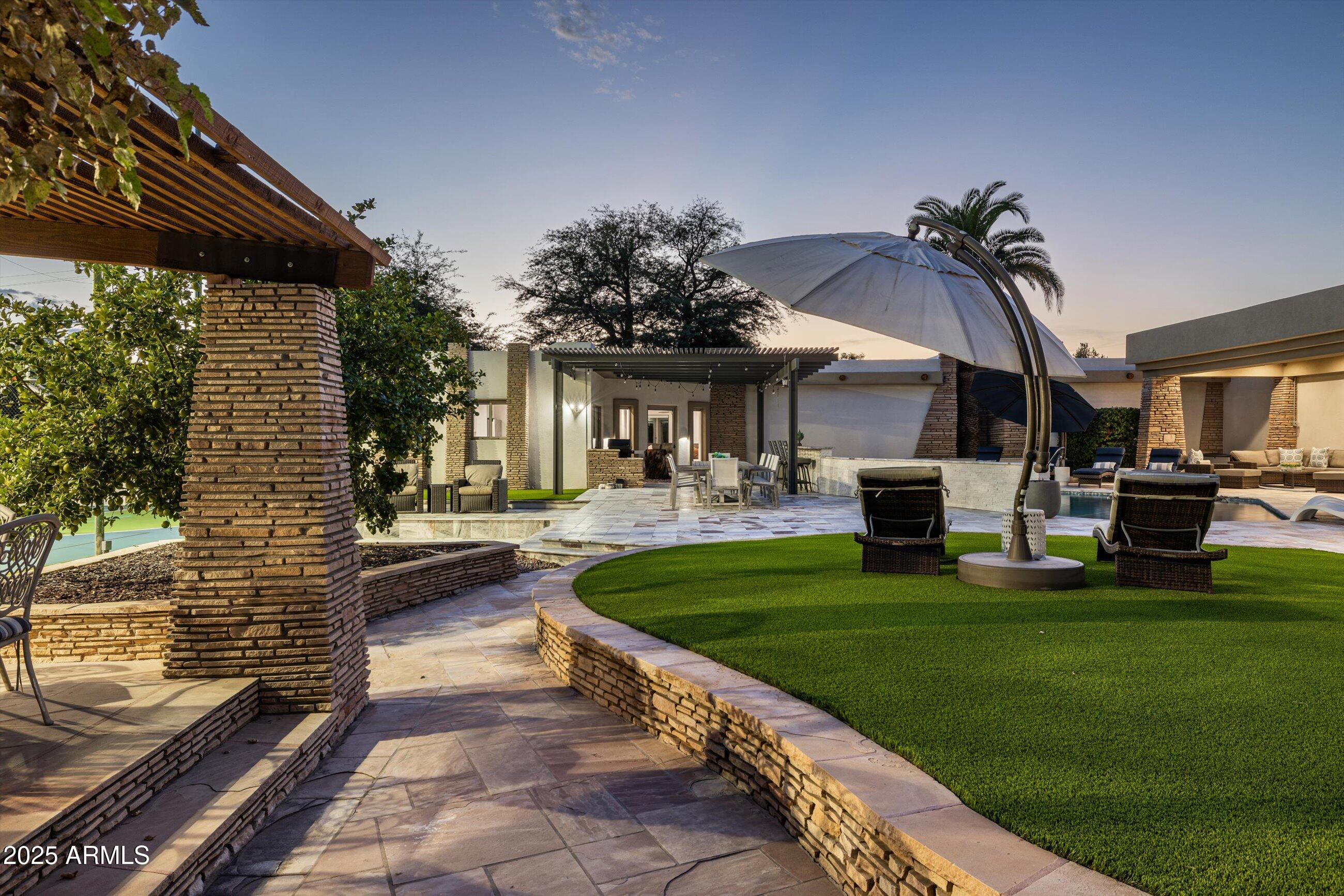 SUNDOWN RANCH - Residential