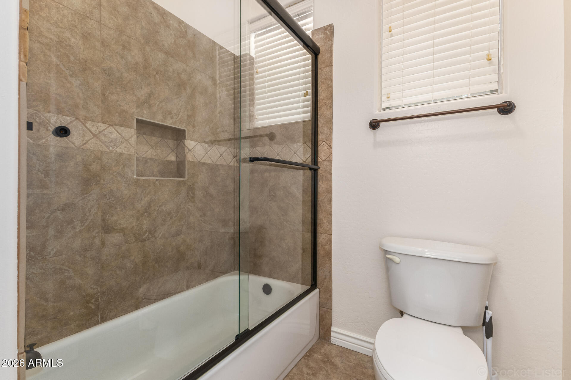 COMM @ W 1/4 COR OF SEC 2-3S-8E TH E-100.00 TH N-5 - Residential