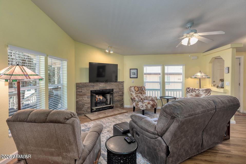PINEGLEN PARK UNIT 1 - Residential