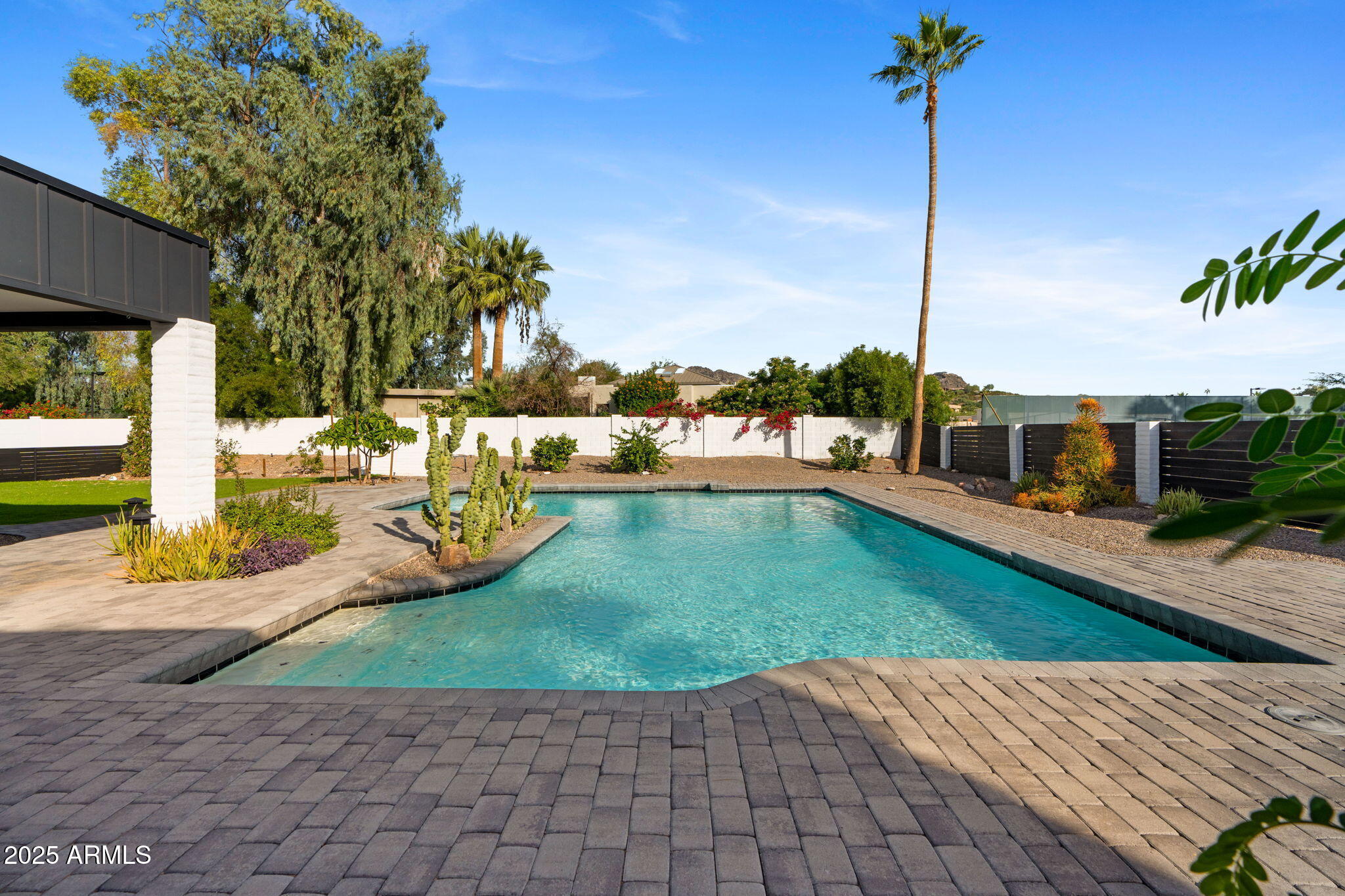 ARROYO HEIGHTS - Residential