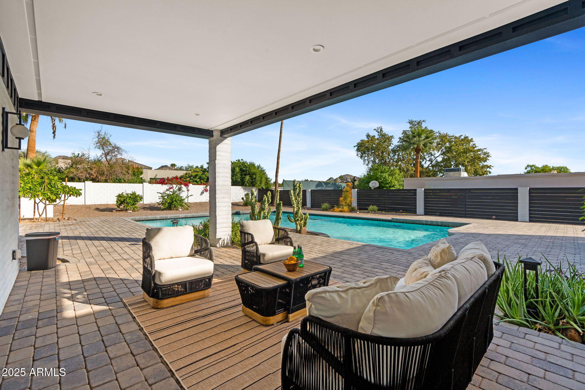 ARROYO HEIGHTS - Residential