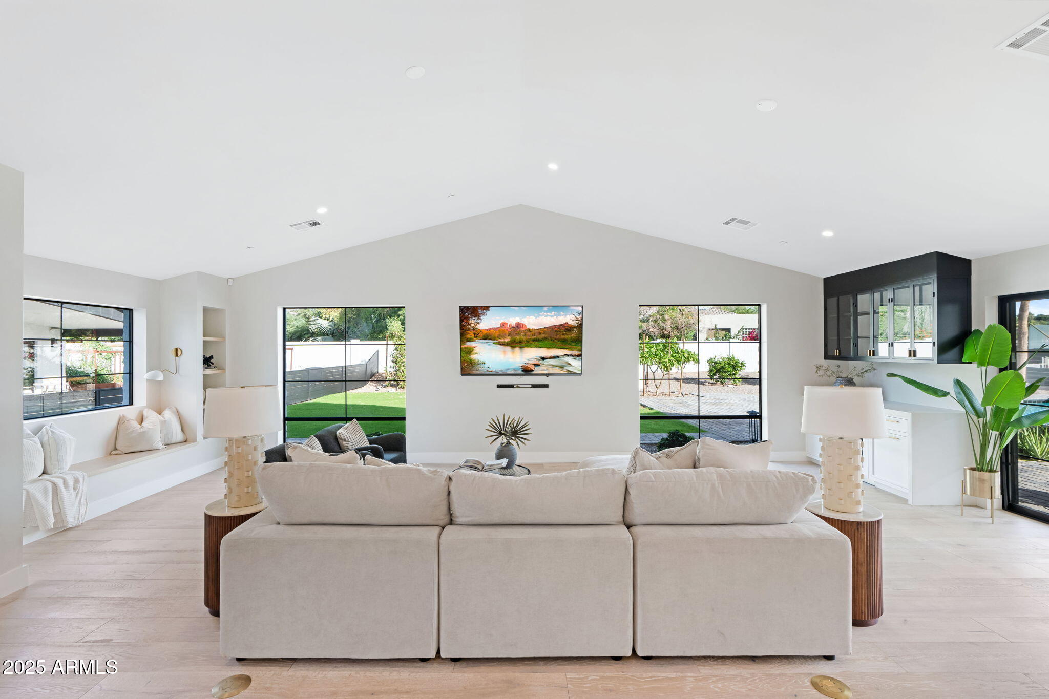 ARROYO HEIGHTS - Residential