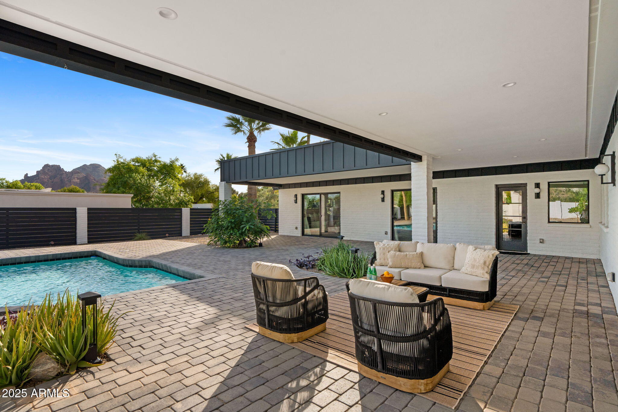 ARROYO HEIGHTS - Residential