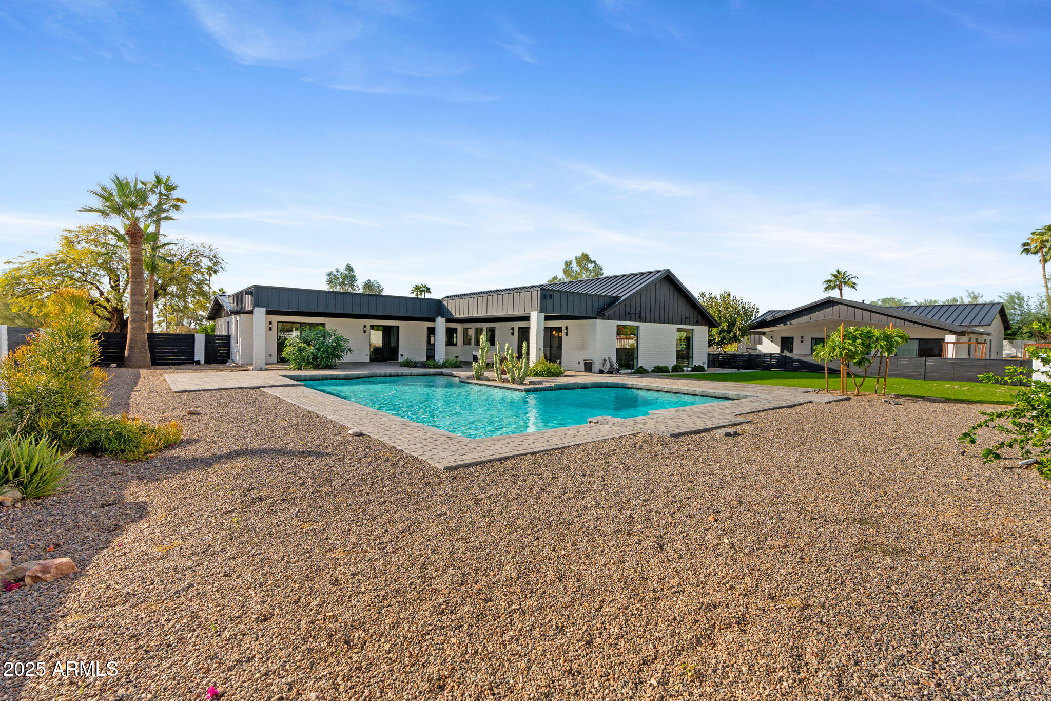 ARROYO HEIGHTS - Residential