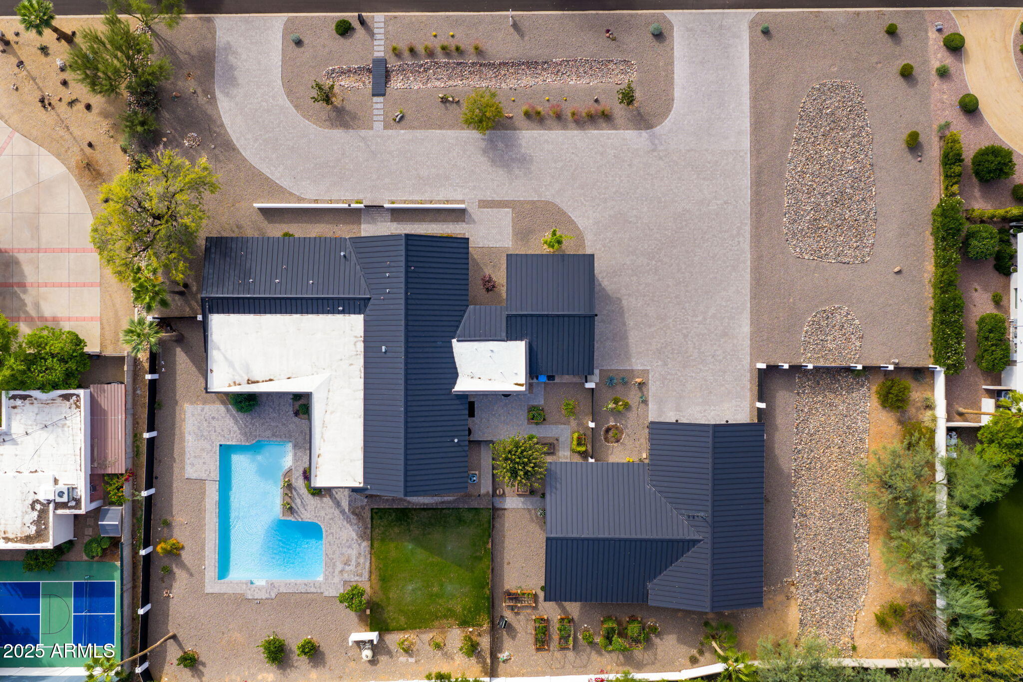 ARROYO HEIGHTS - Residential