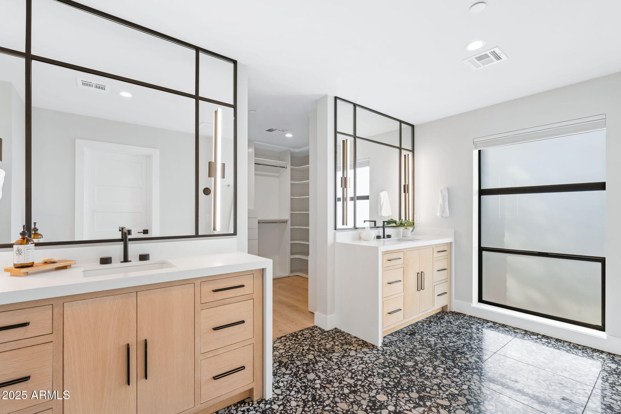 ARROYO HEIGHTS - Residential
