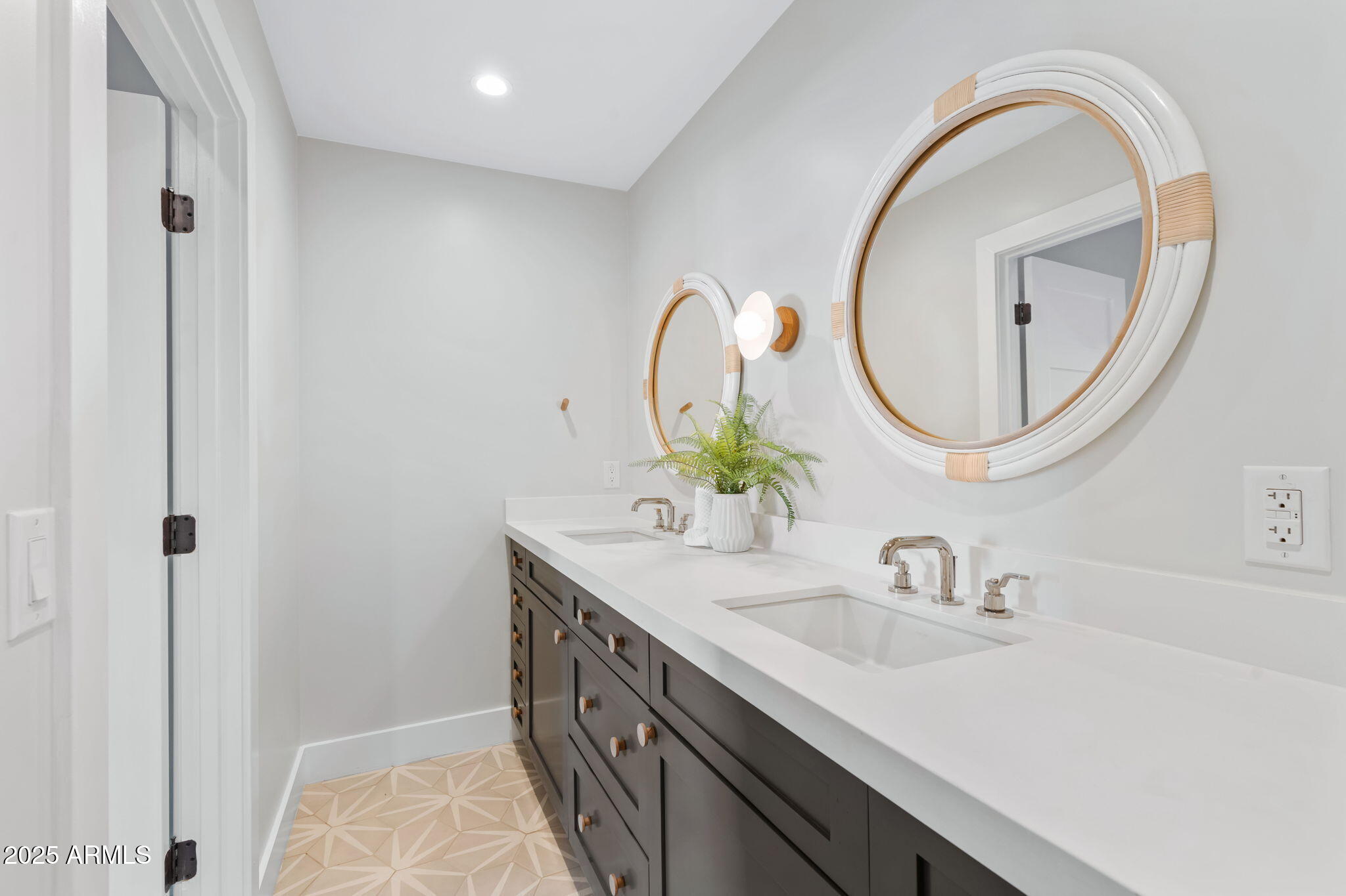 ARROYO HEIGHTS - Residential