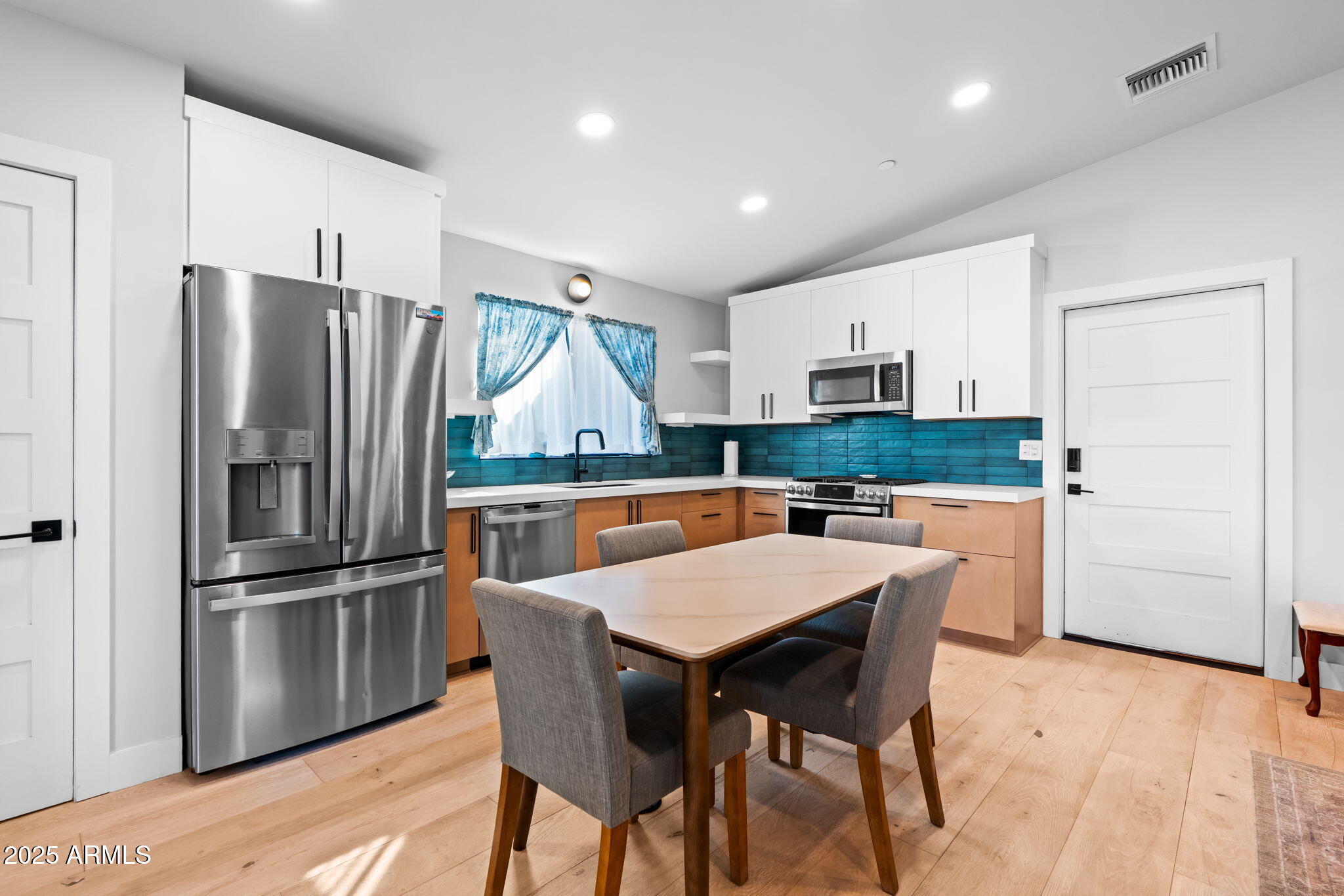 ARROYO HEIGHTS - Residential