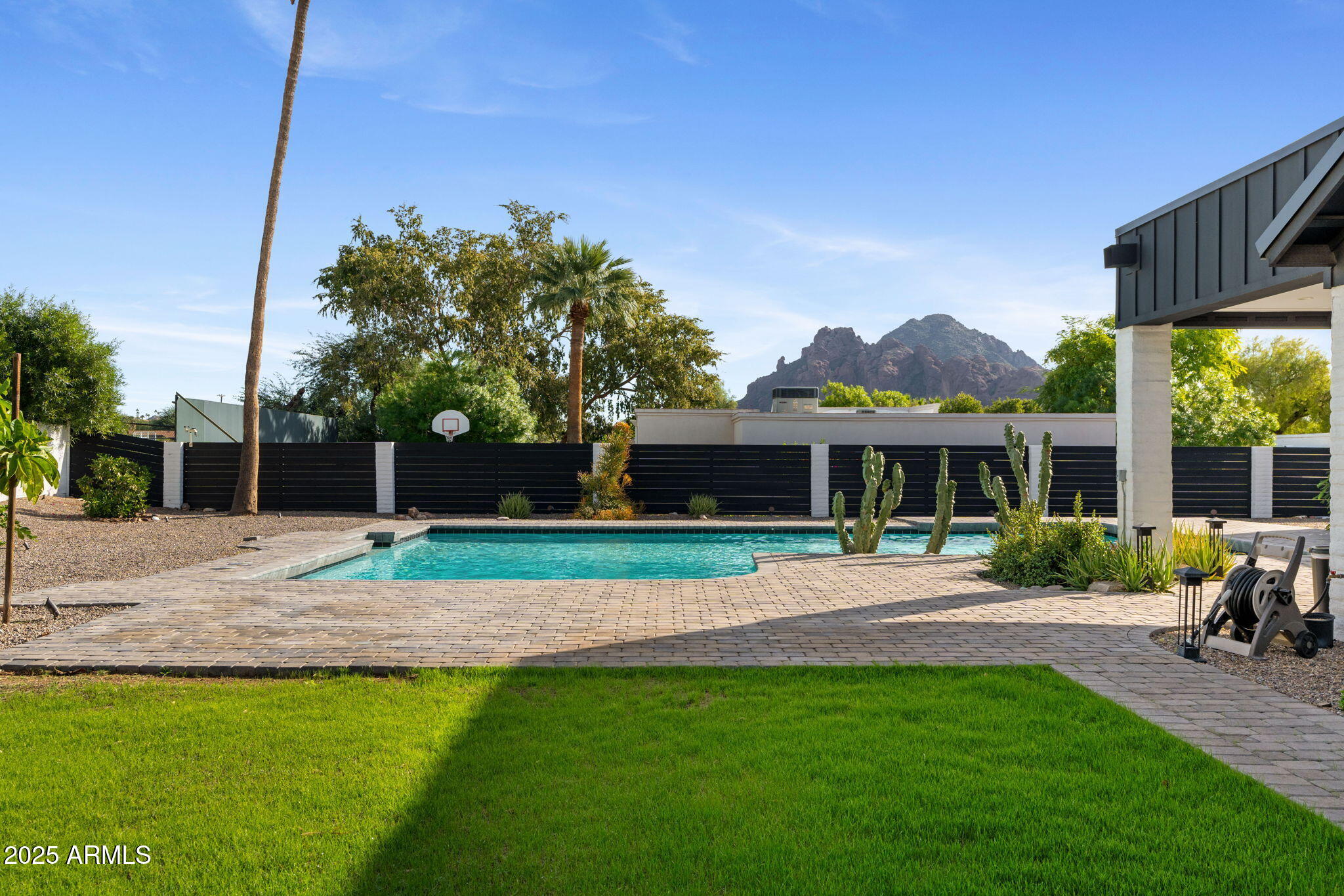 ARROYO HEIGHTS - Residential