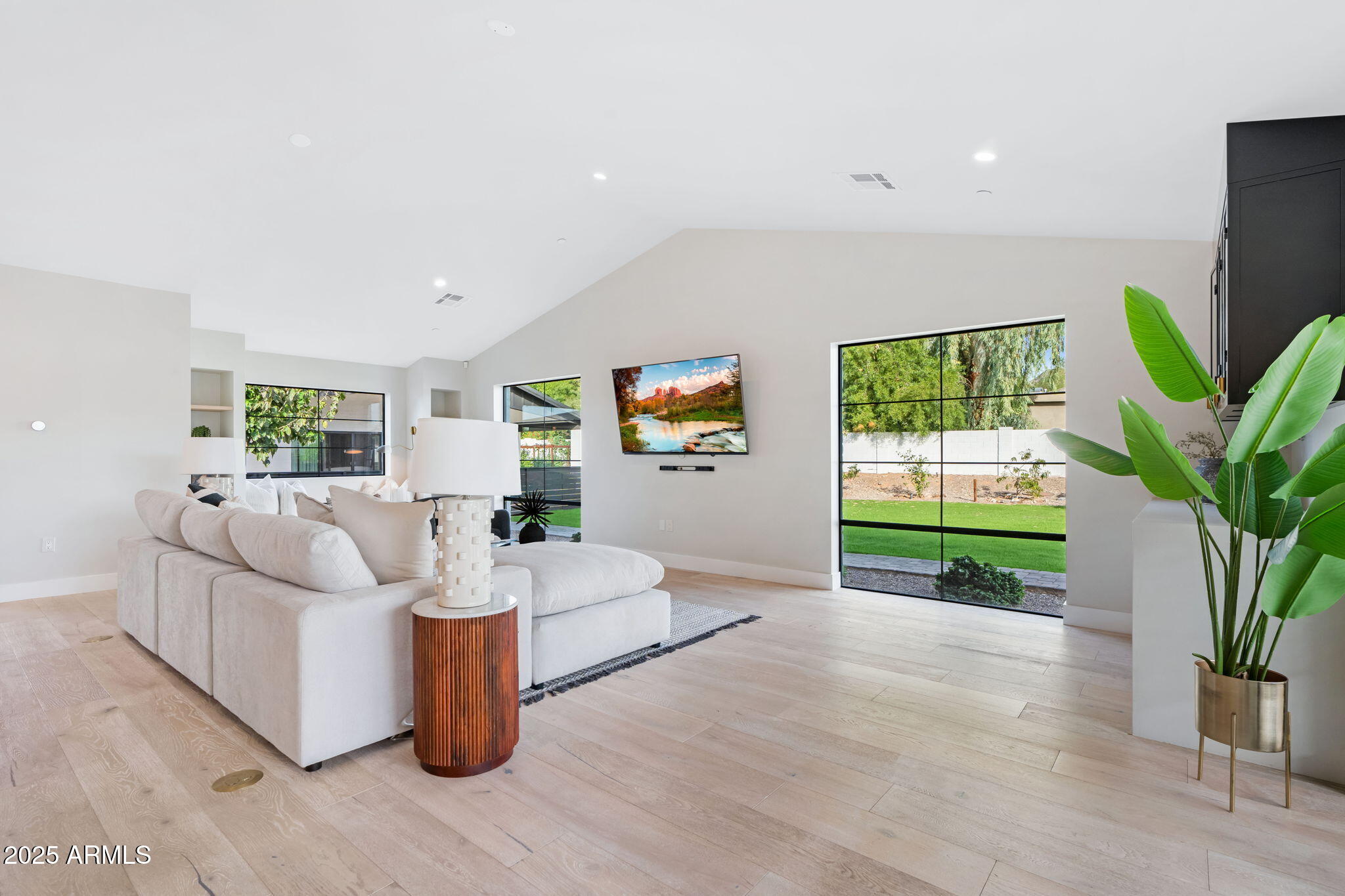 ARROYO HEIGHTS - Residential