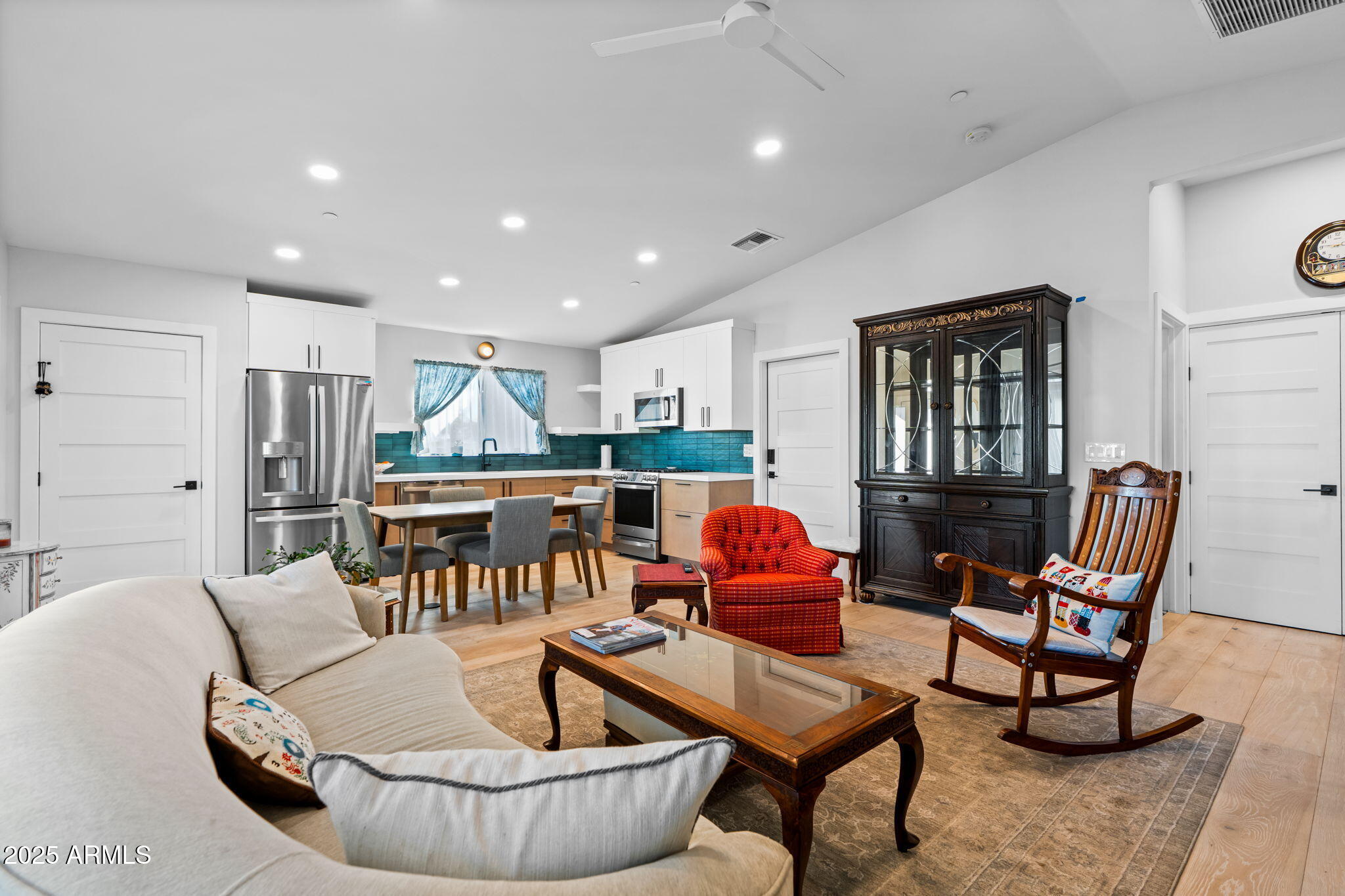 ARROYO HEIGHTS - Residential