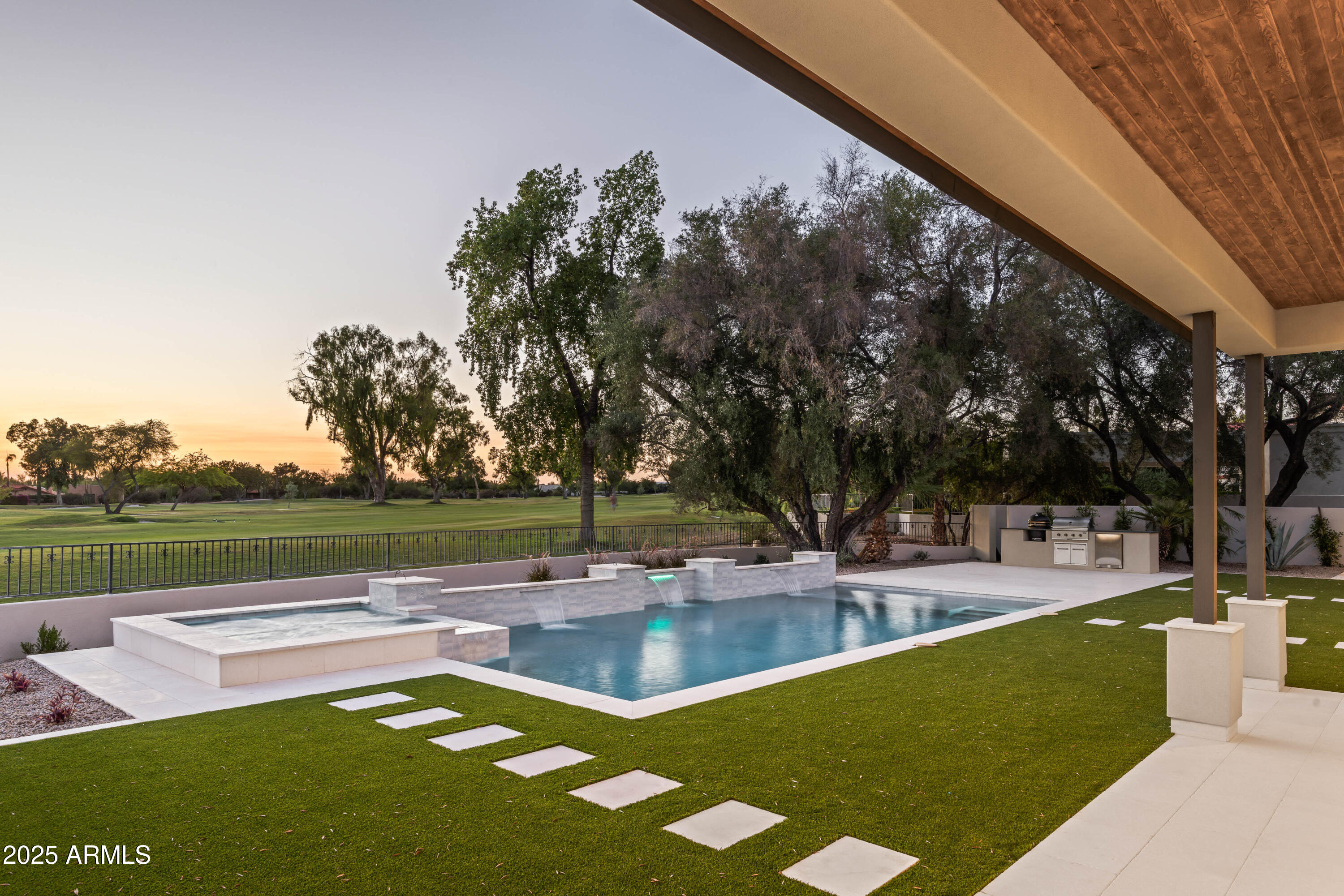 PINNACLE PEAK COUNTRY CLUB UNIT 7 REPLAT - Residential