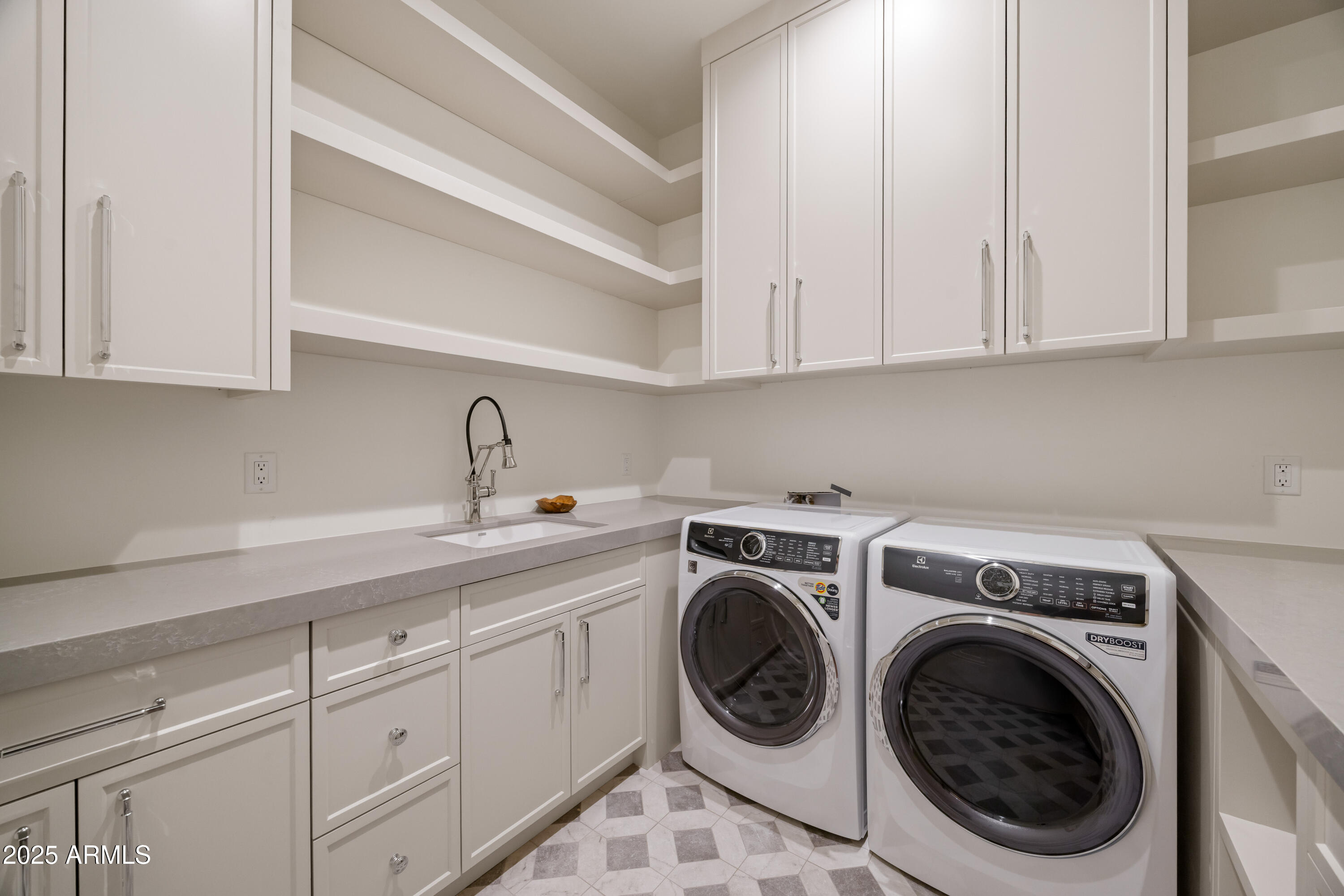 PINNACLE PEAK COUNTRY CLUB UNIT 7 REPLAT - Residential