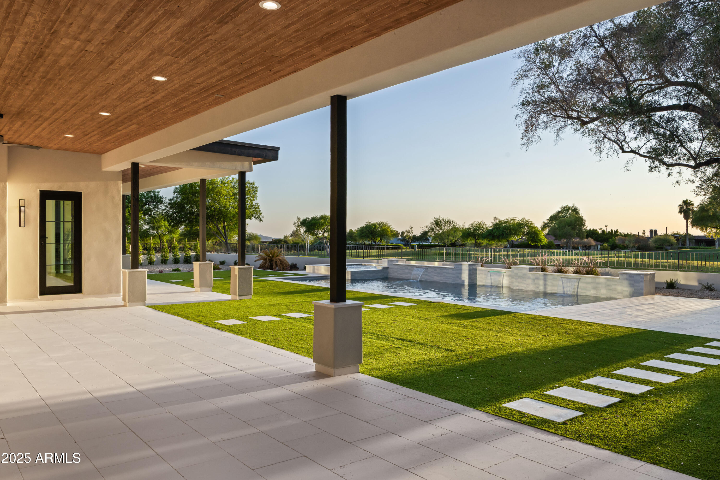 PINNACLE PEAK COUNTRY CLUB UNIT 7 REPLAT - Residential