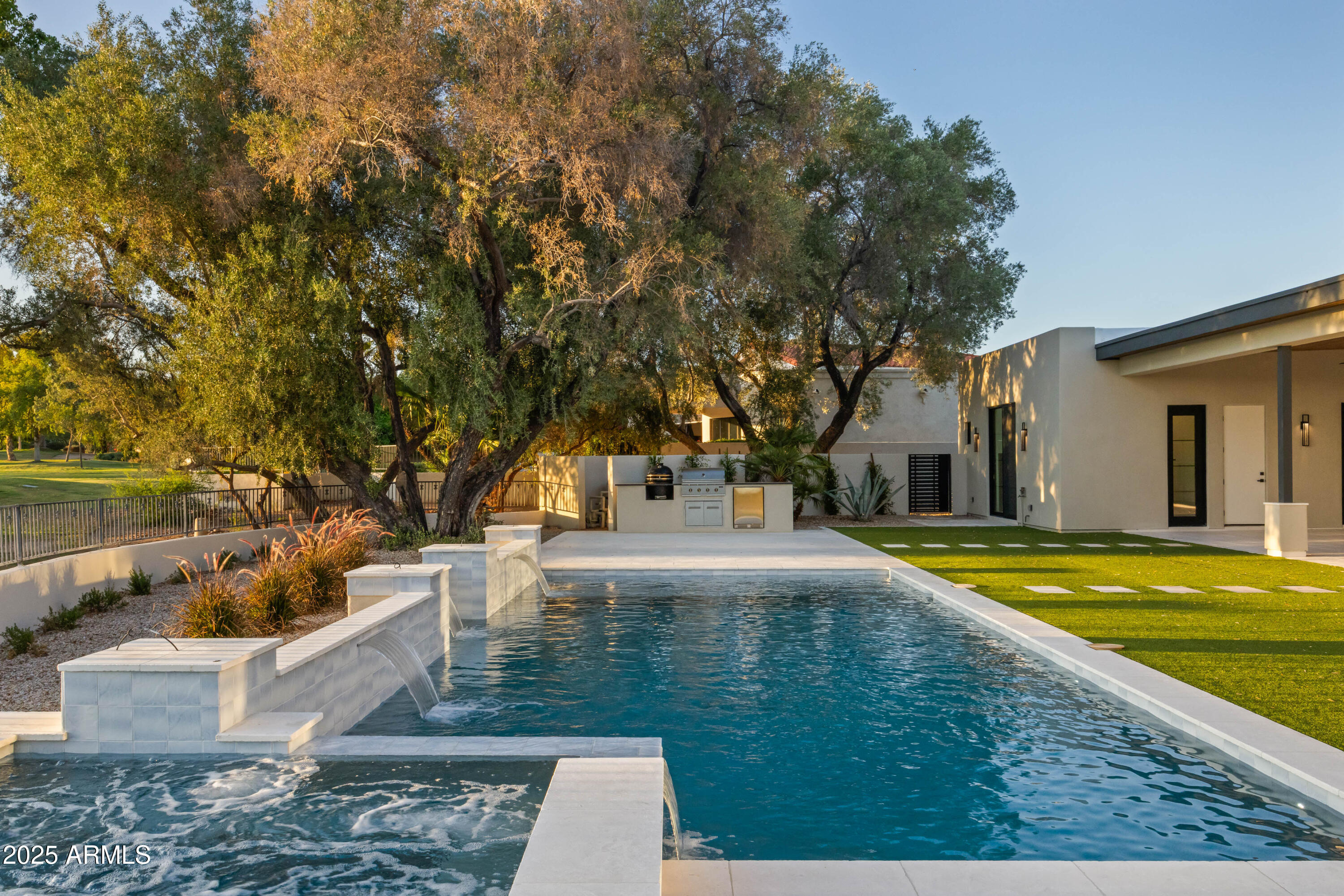PINNACLE PEAK COUNTRY CLUB UNIT 7 REPLAT - Residential