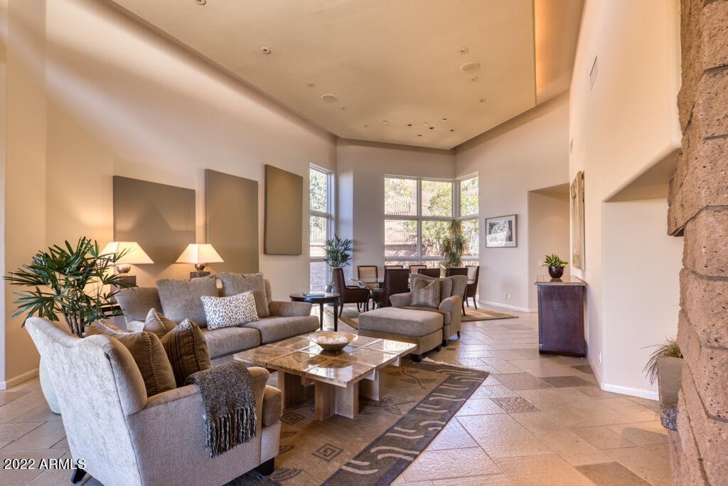 ESTANCIA - Residential