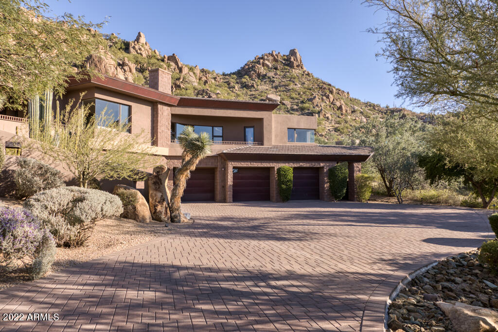 ESTANCIA - Residential