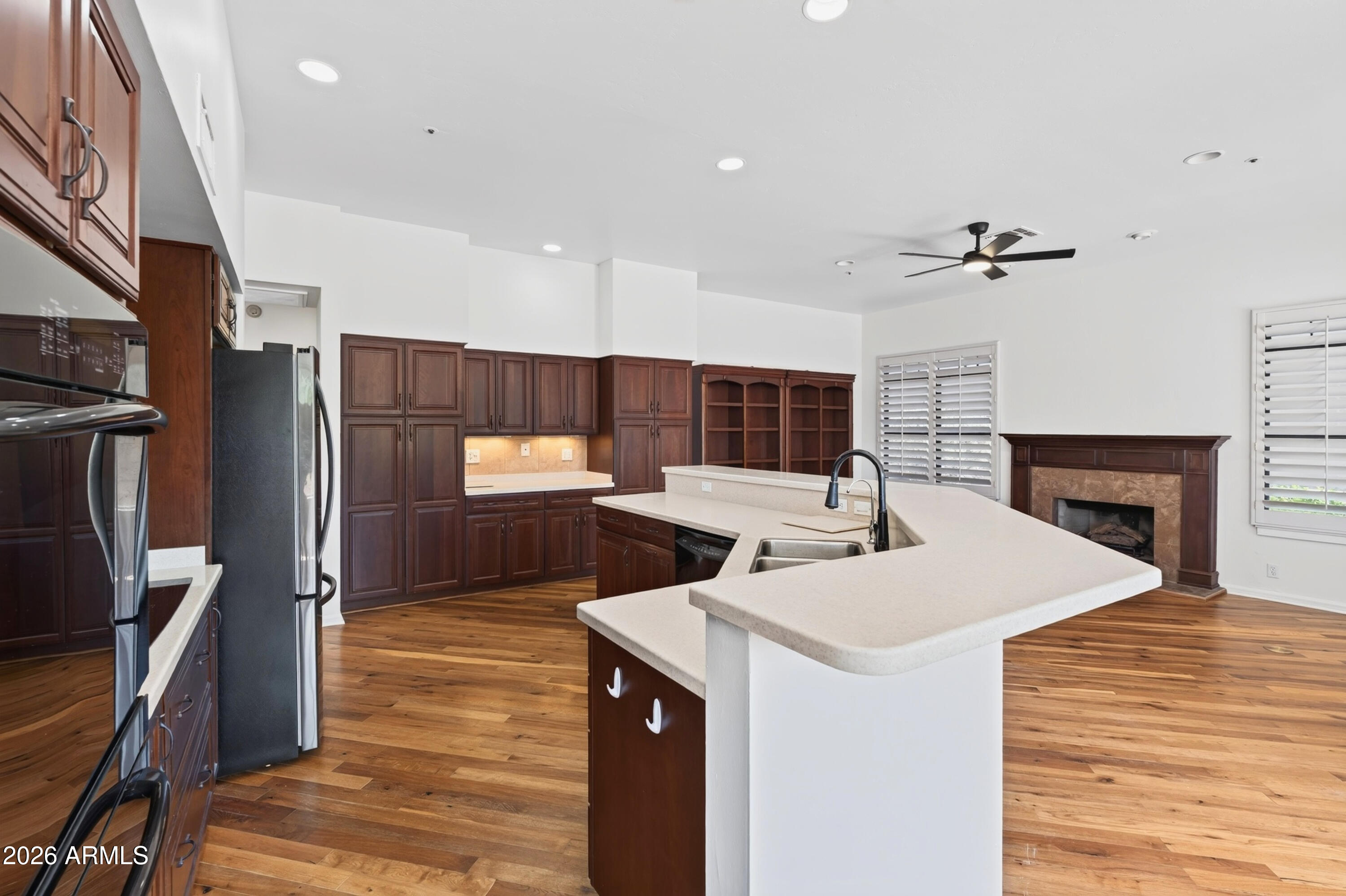PINNACLE PEAK VISTAS 4 - Residential