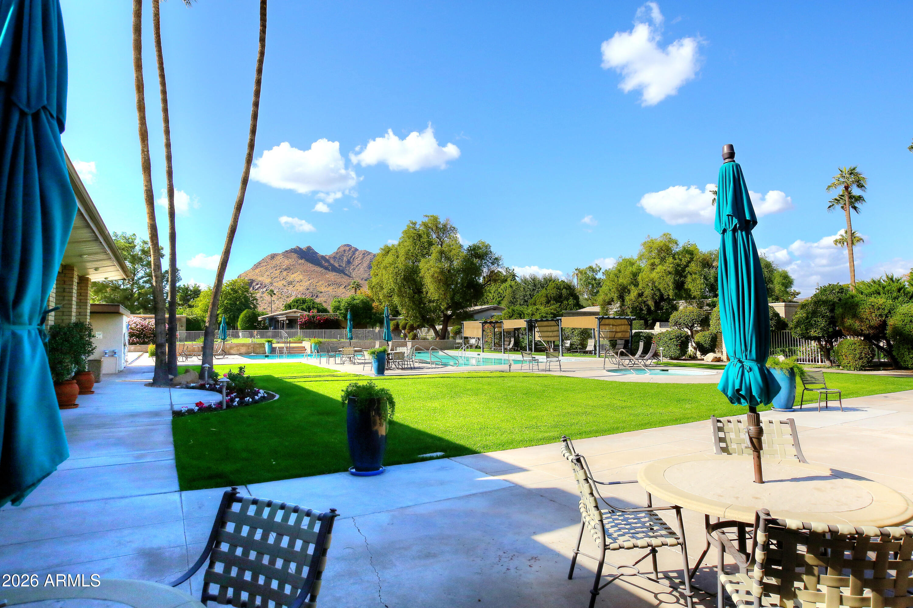 SCOTTSDALE HOUSE - Residential