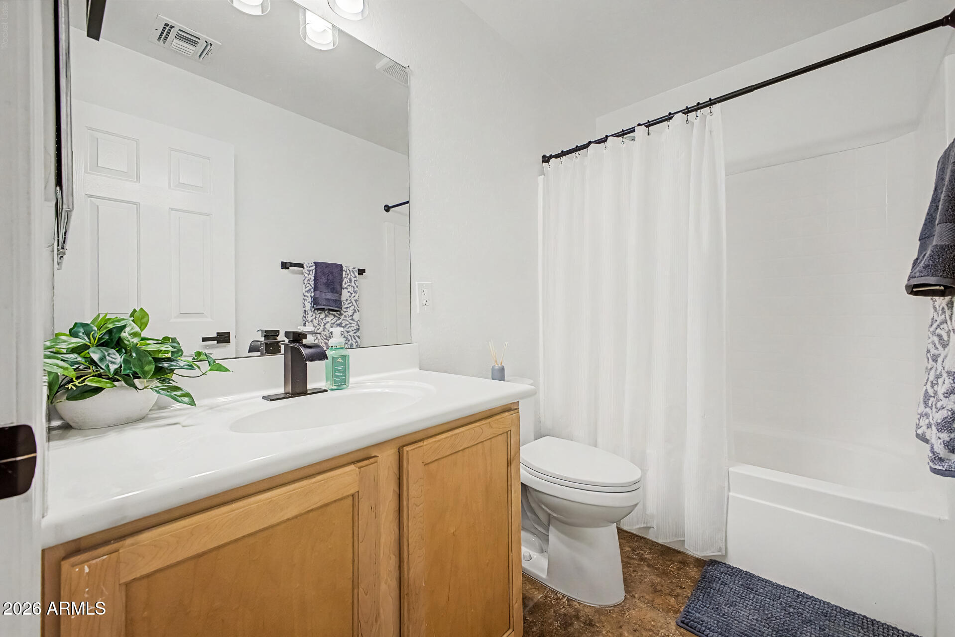 VALENCIA GROVES - Residential