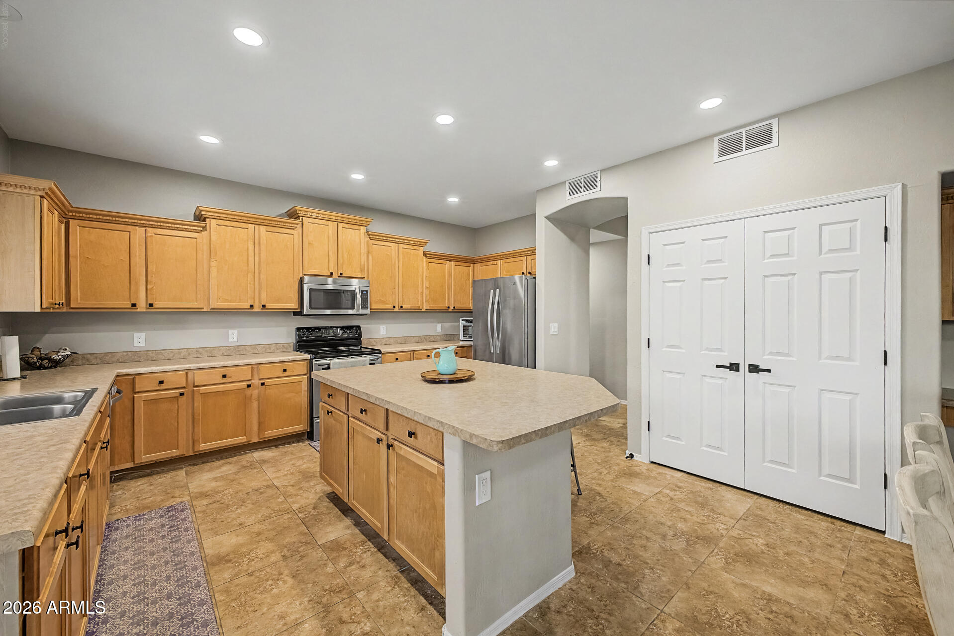 VALENCIA GROVES - Residential