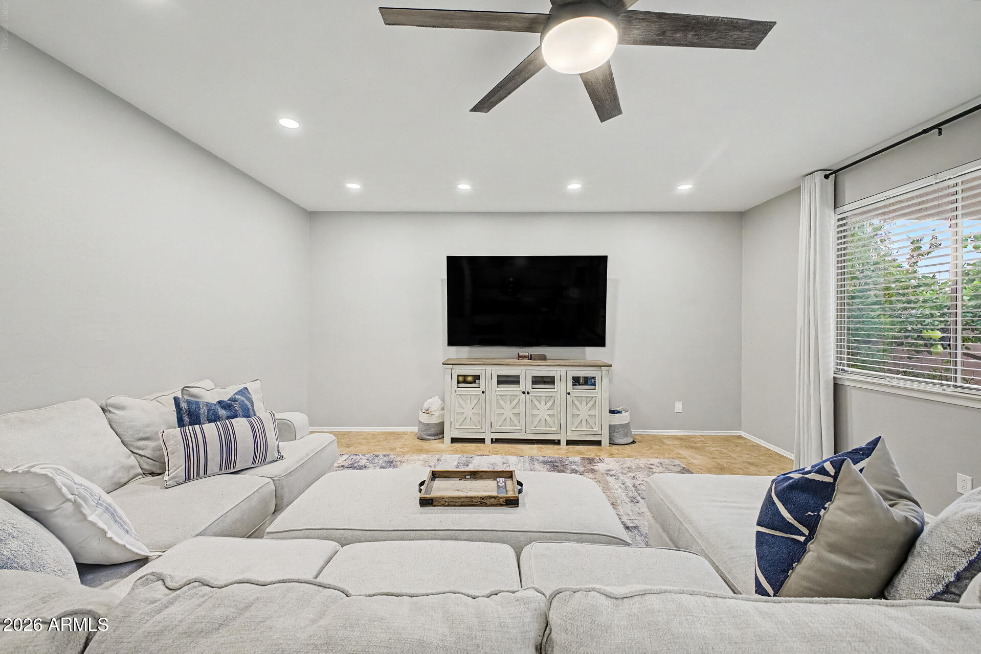 VALENCIA GROVES - Residential