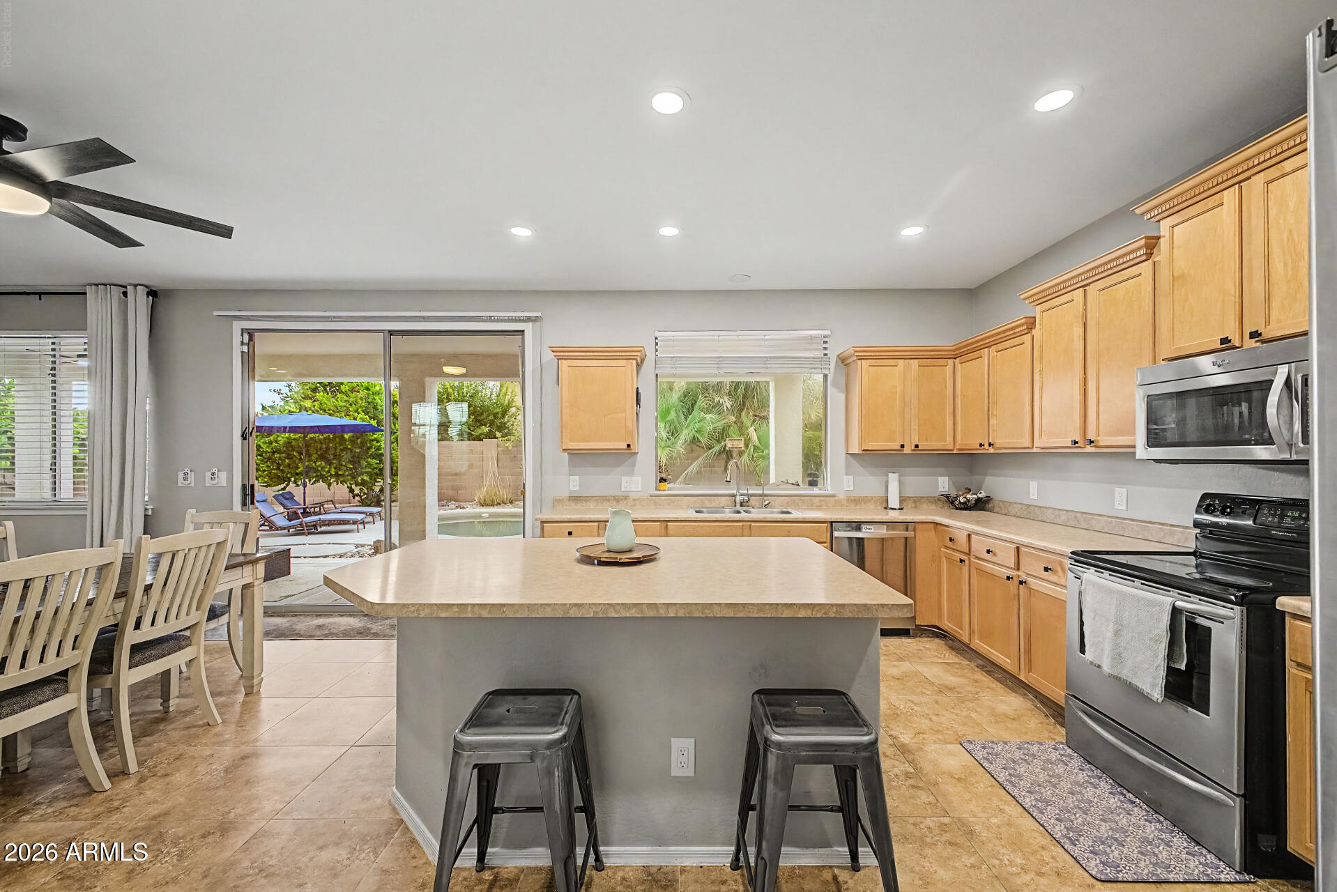 VALENCIA GROVES - Residential