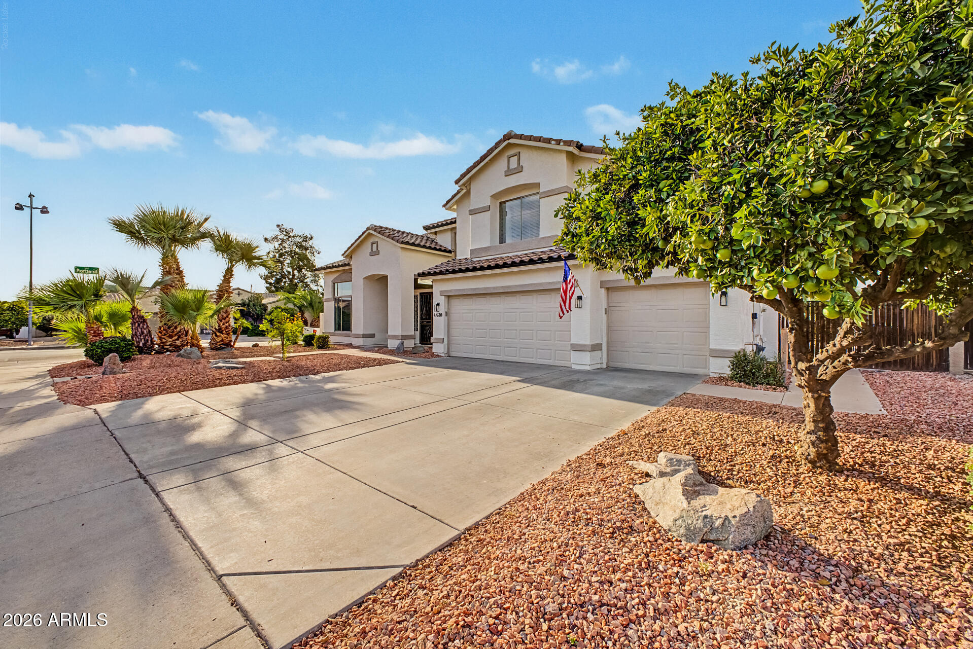 VALENCIA GROVES - Residential