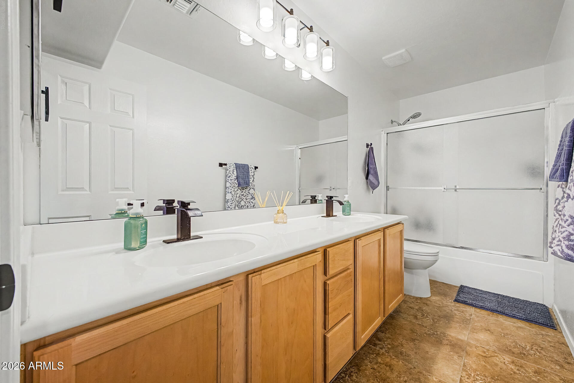 VALENCIA GROVES - Residential