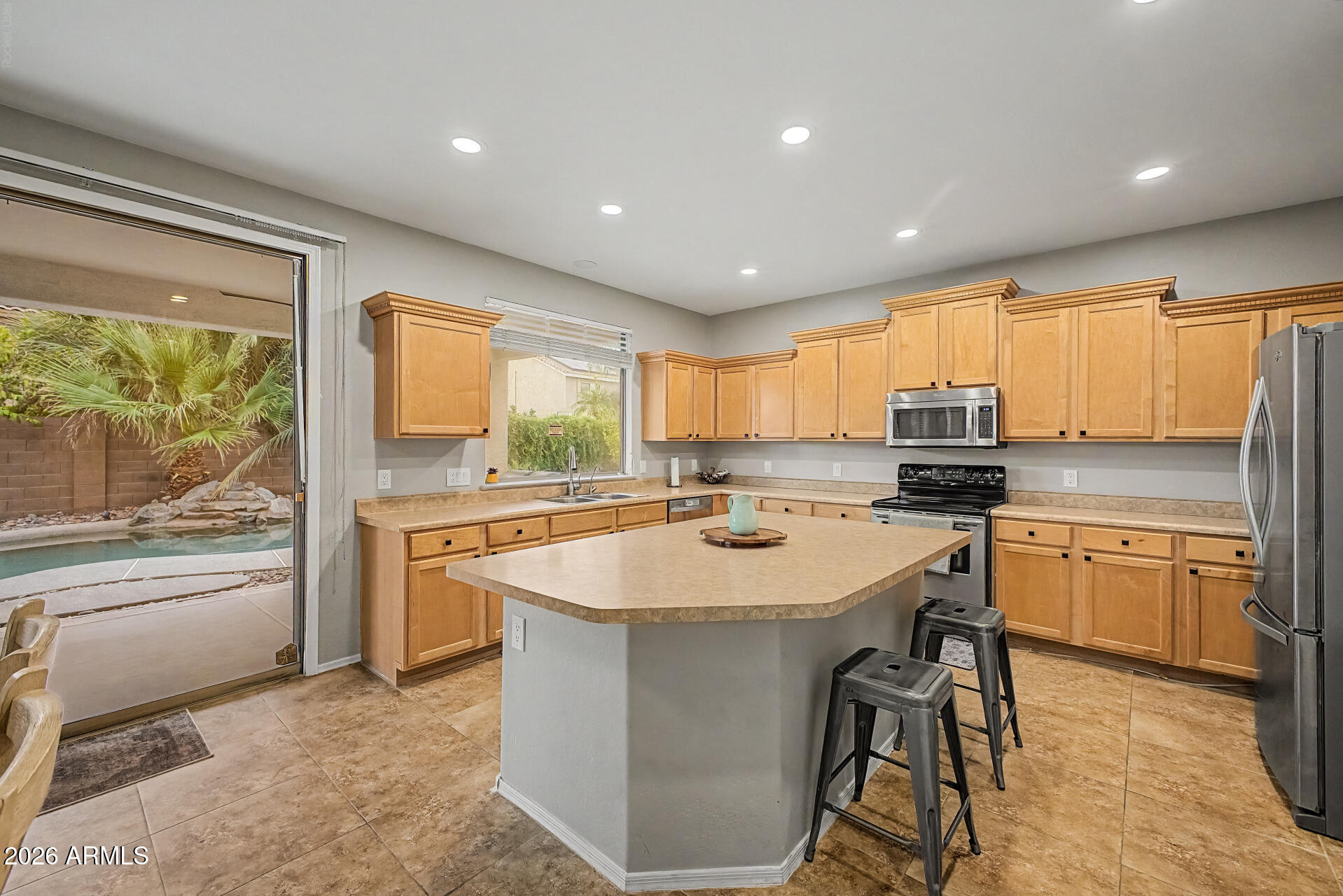 VALENCIA GROVES - Residential